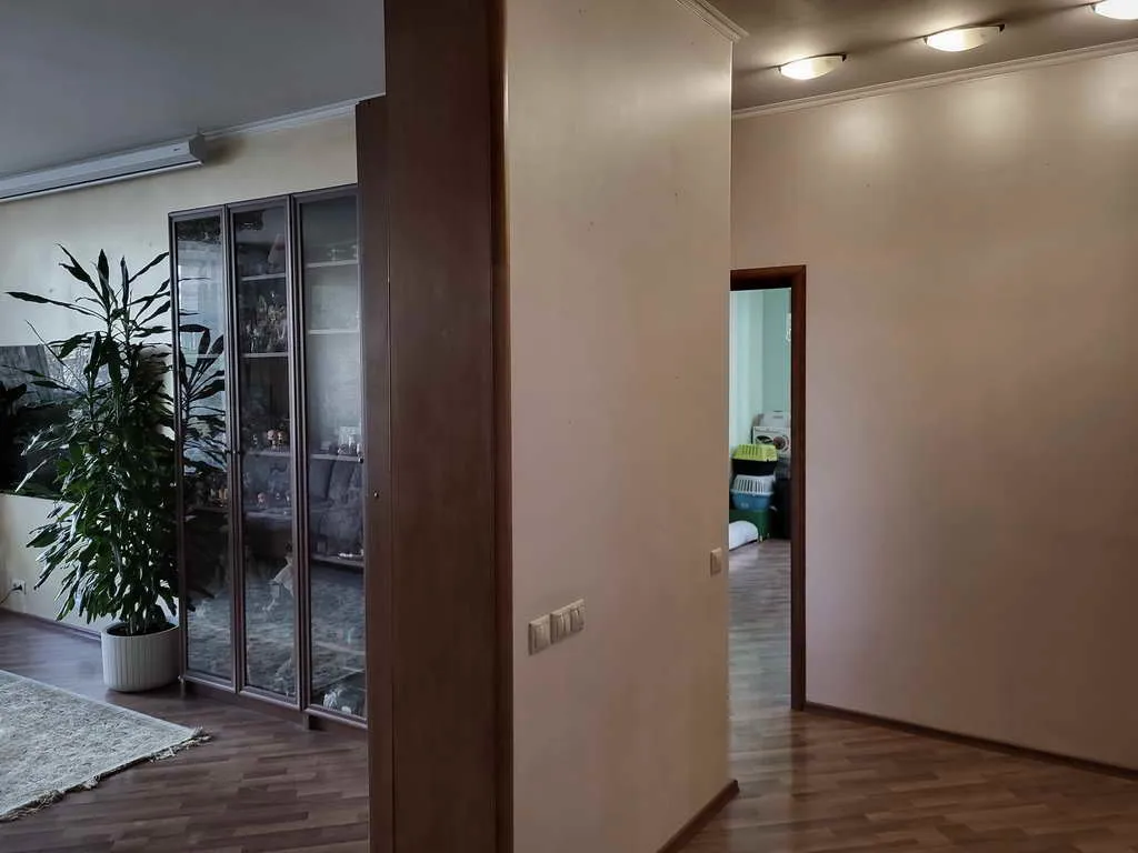 Квартира с темными дверями, фото 7