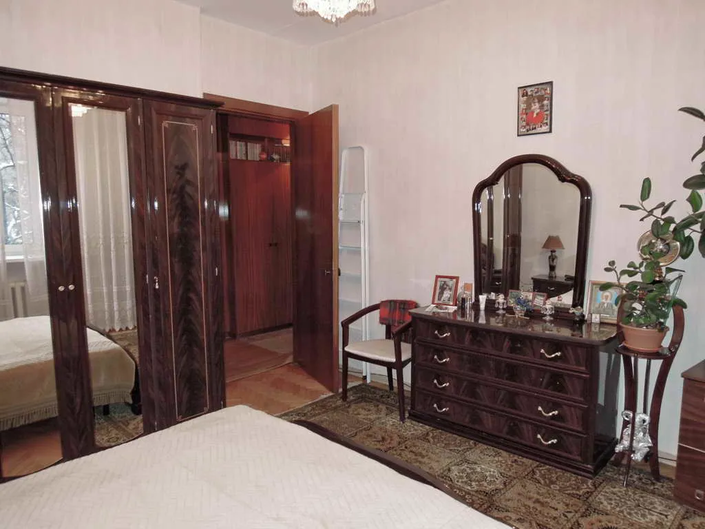 Хрущёвка с оббитой дверью, фото 9