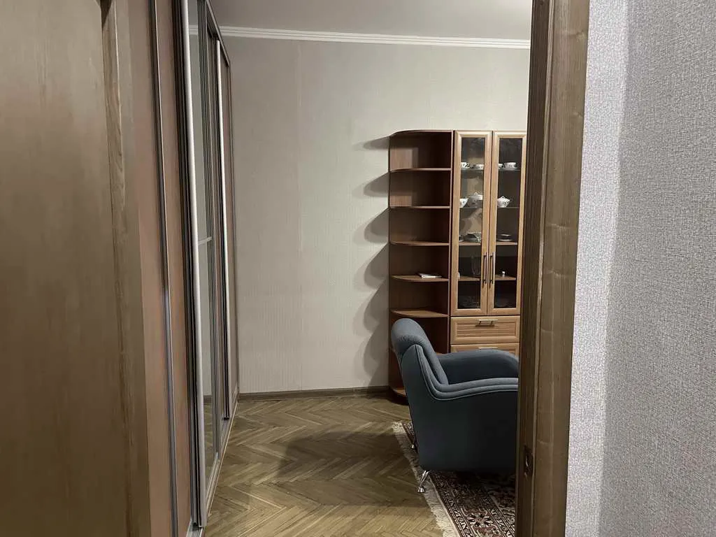 Хрущёвка с видом на деревья, фото 8