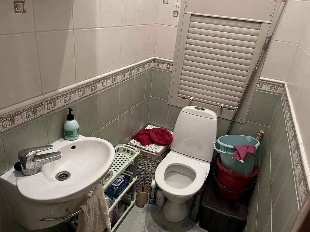 Квартира с темным диваном, фото 22
