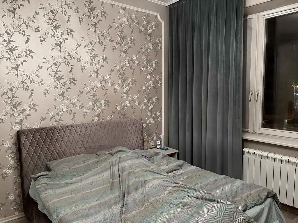 Квартира с темным диваном, фото 15