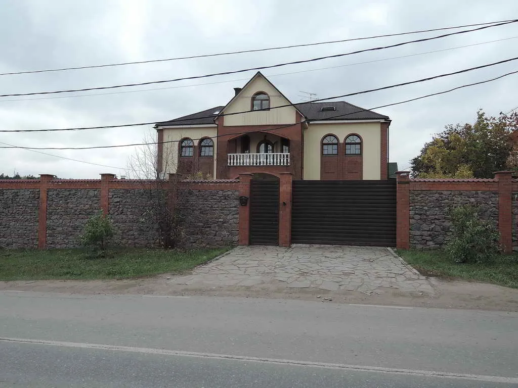 Загородный дом с арками, фото 1