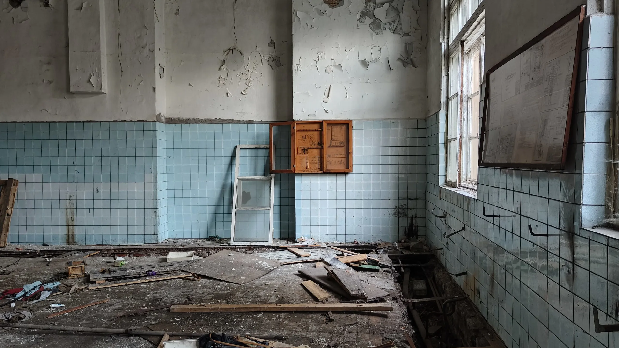 Заброшенный цех с мозаикой, фото 12