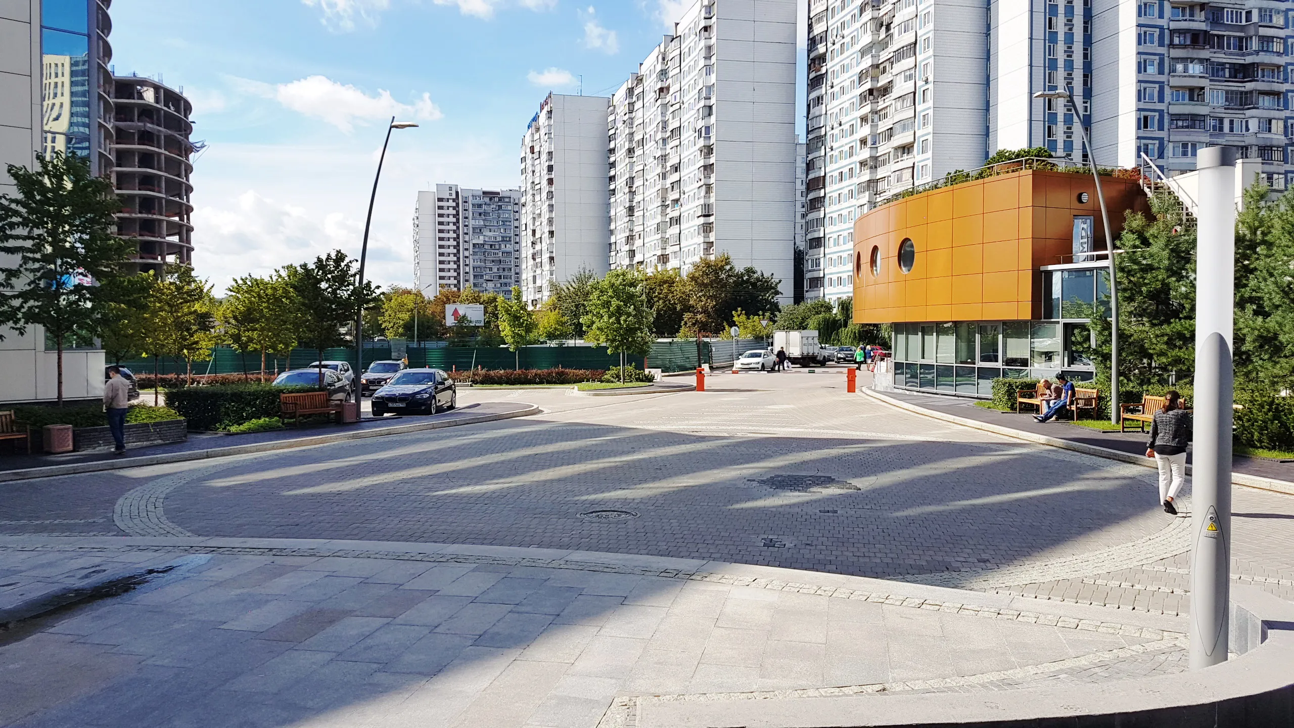 Входная группа, площадь и холл здания Кантри Парк, фото 14