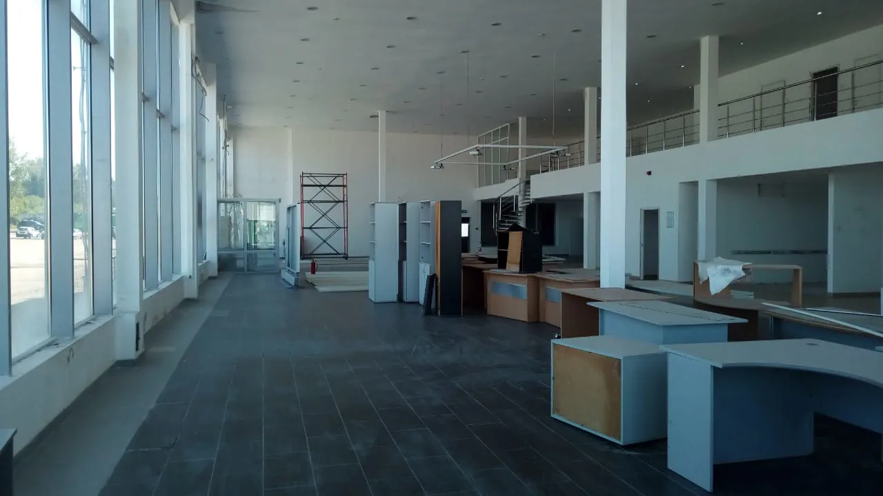 Автосалон в хай-теке, фото 17