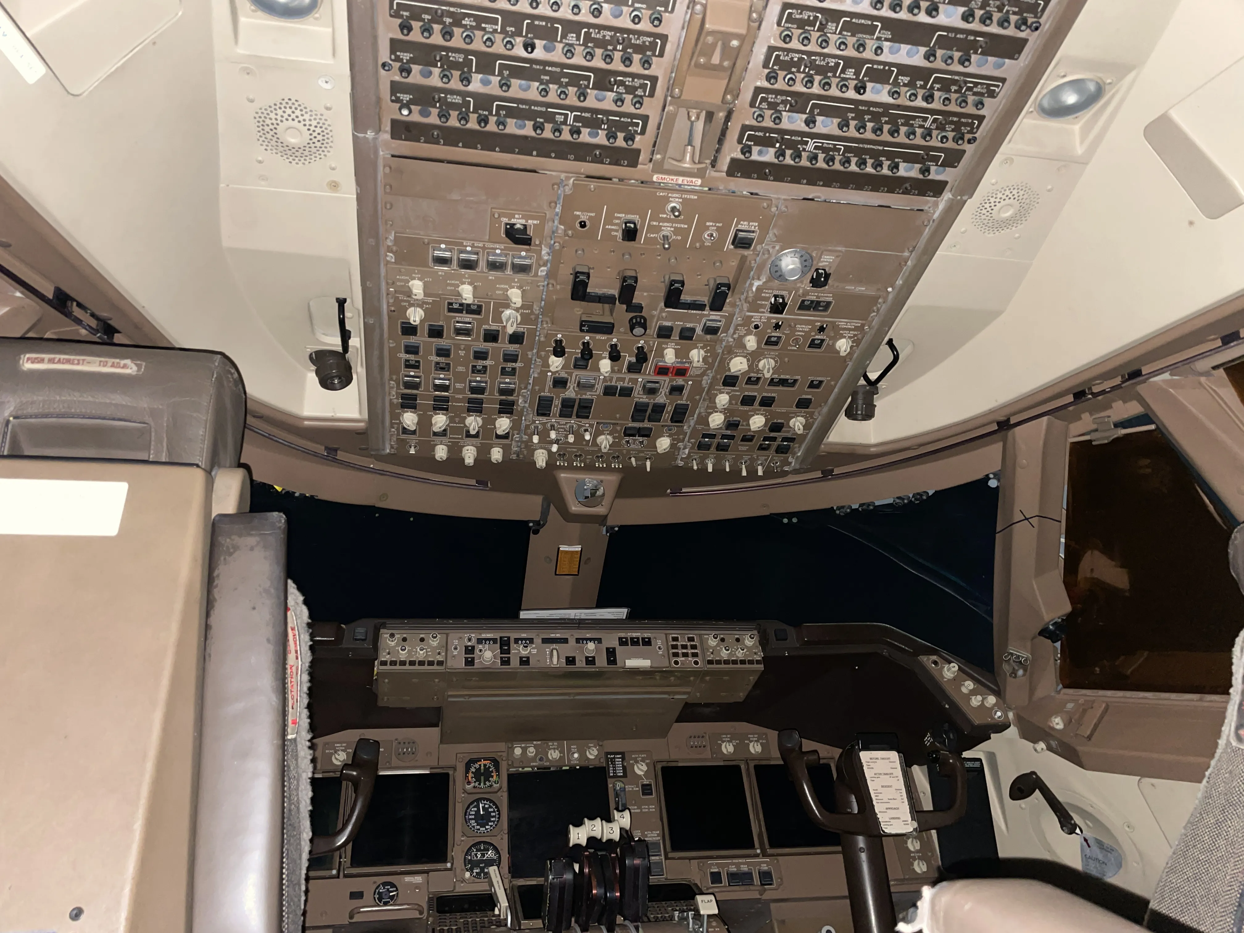 Кабина Боинга 747, фото 7