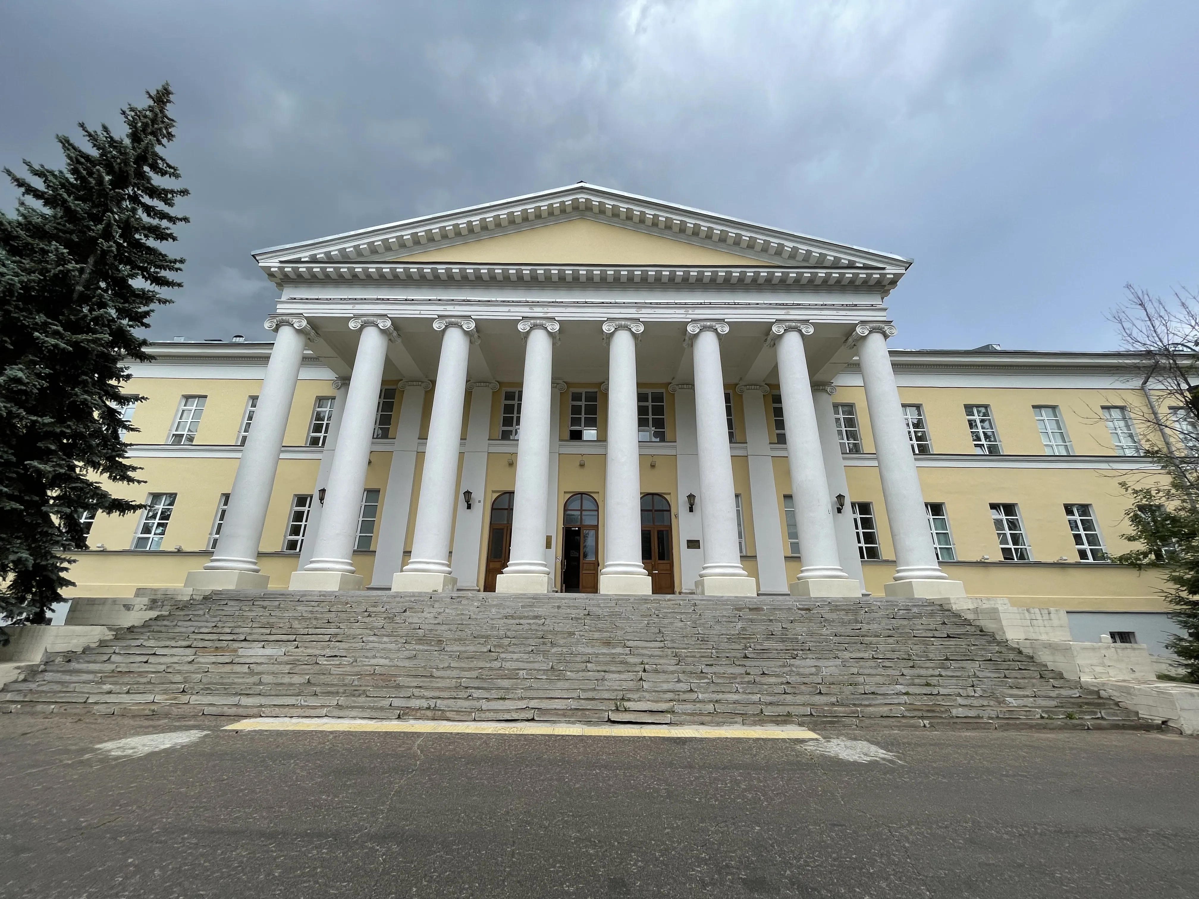 Желтая Палладианская Клиника, фото 1