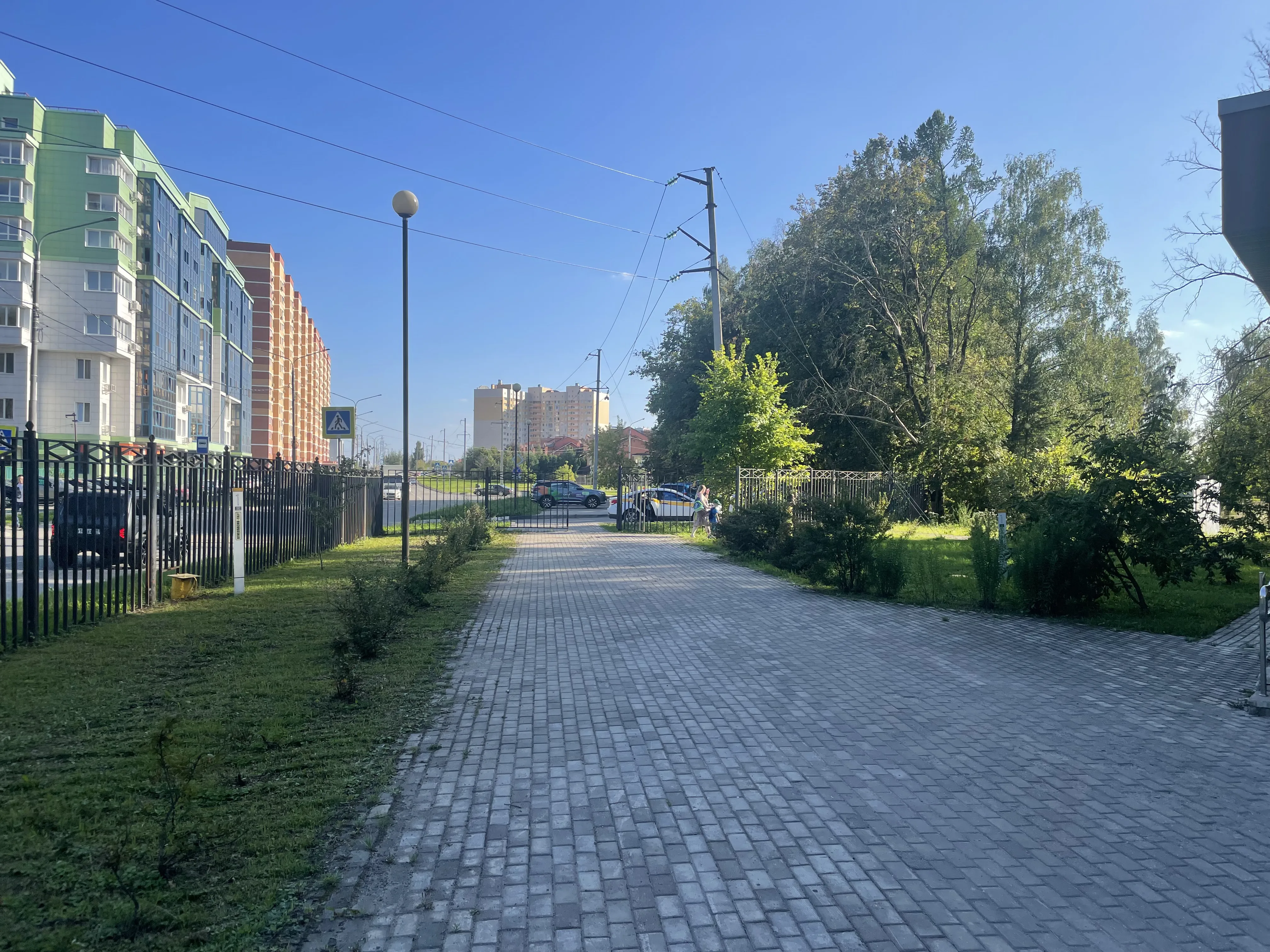 Университет в цветном здании, фото 6