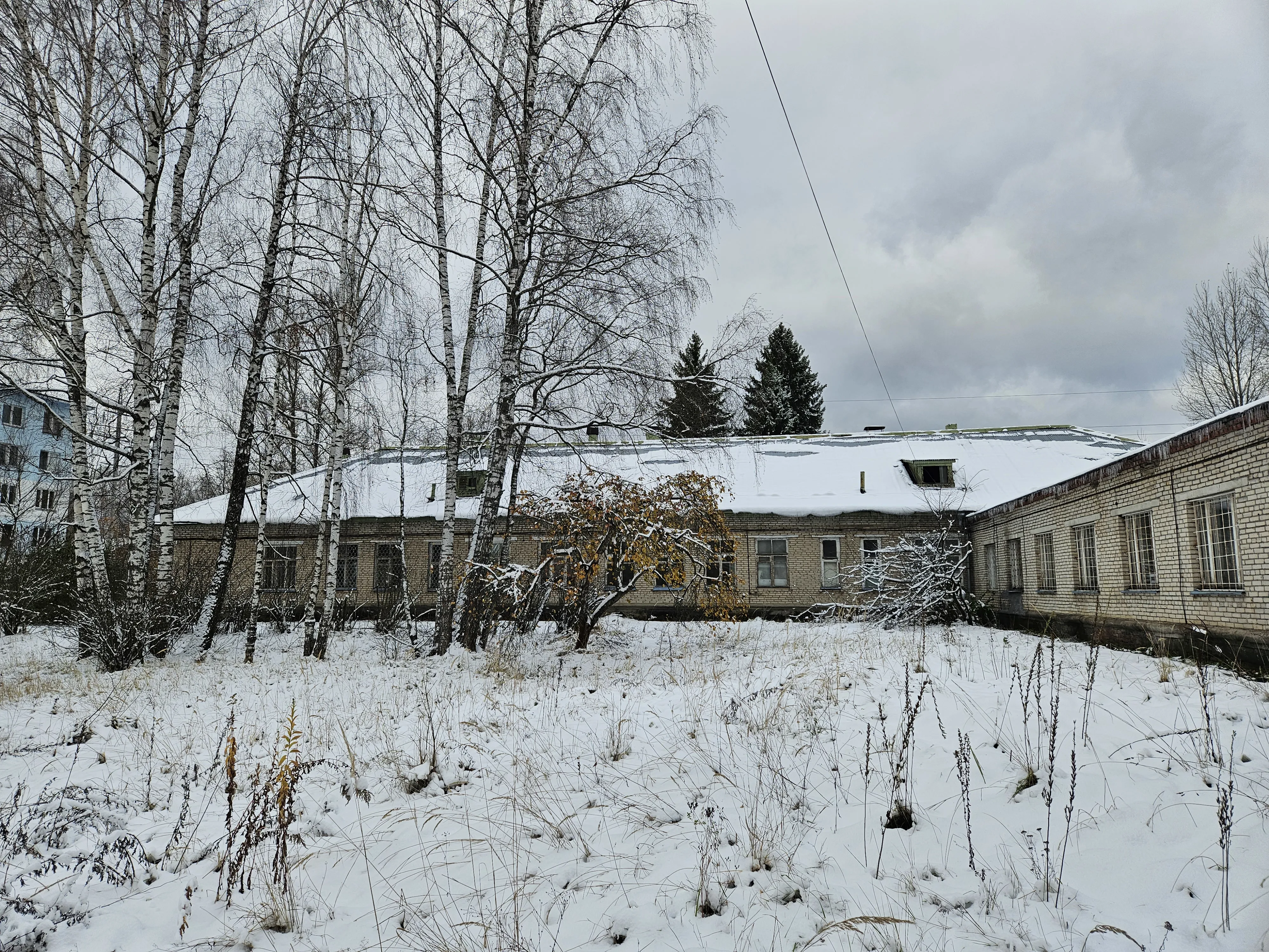 Заводское здание с верандой, фото 11
