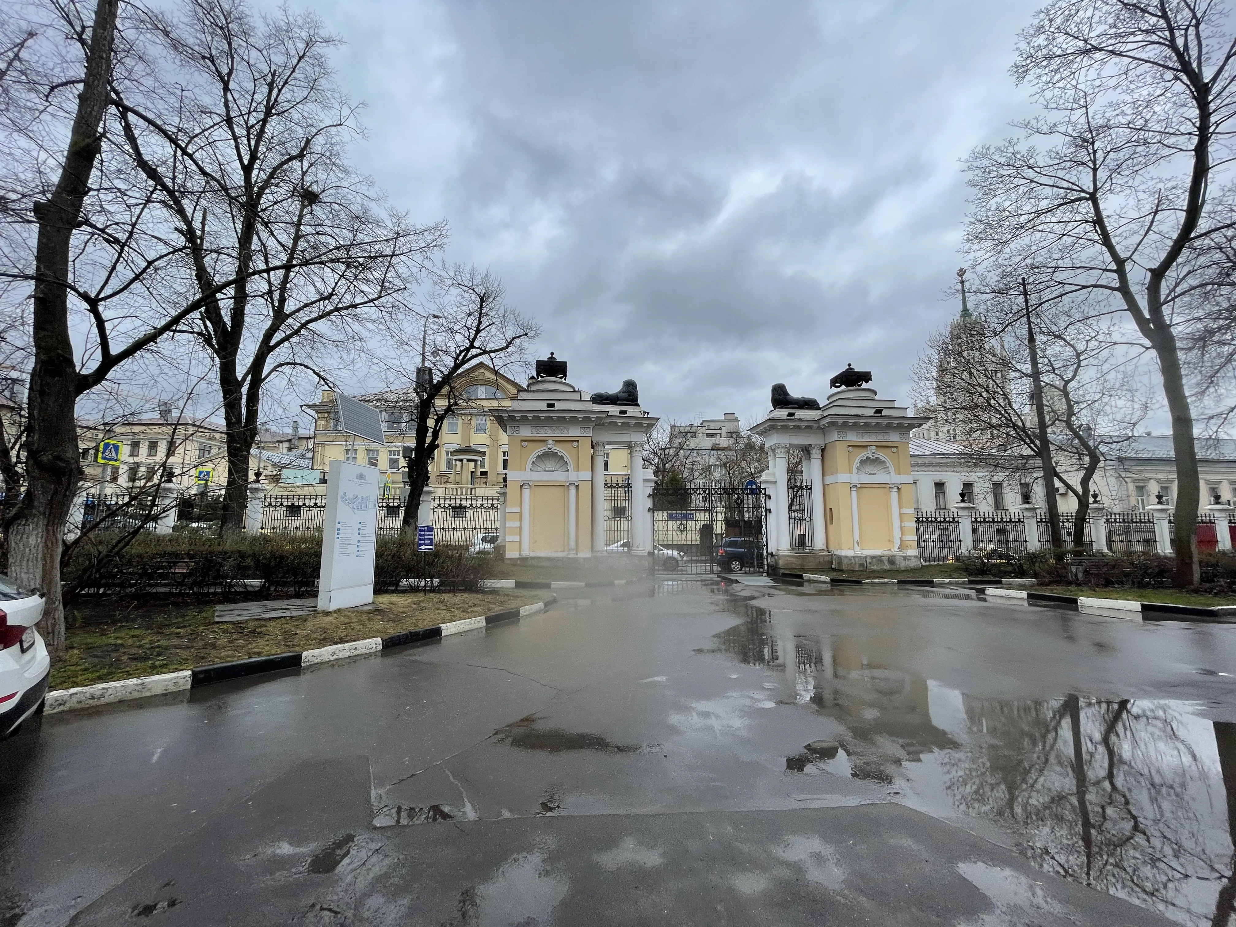 Больница с рельефным фасадом, фото 18