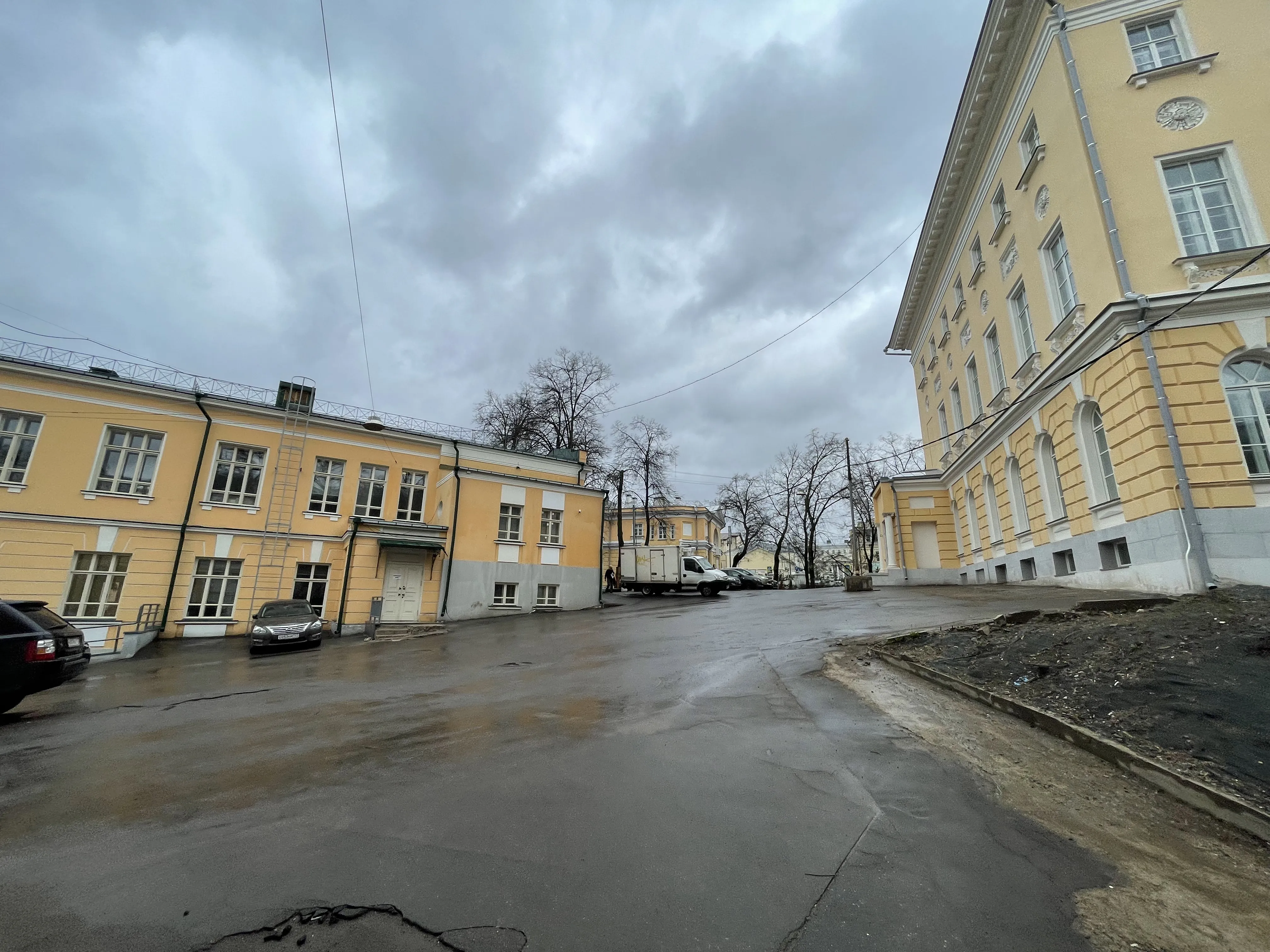 Больница с рельефным фасадом, фото 12