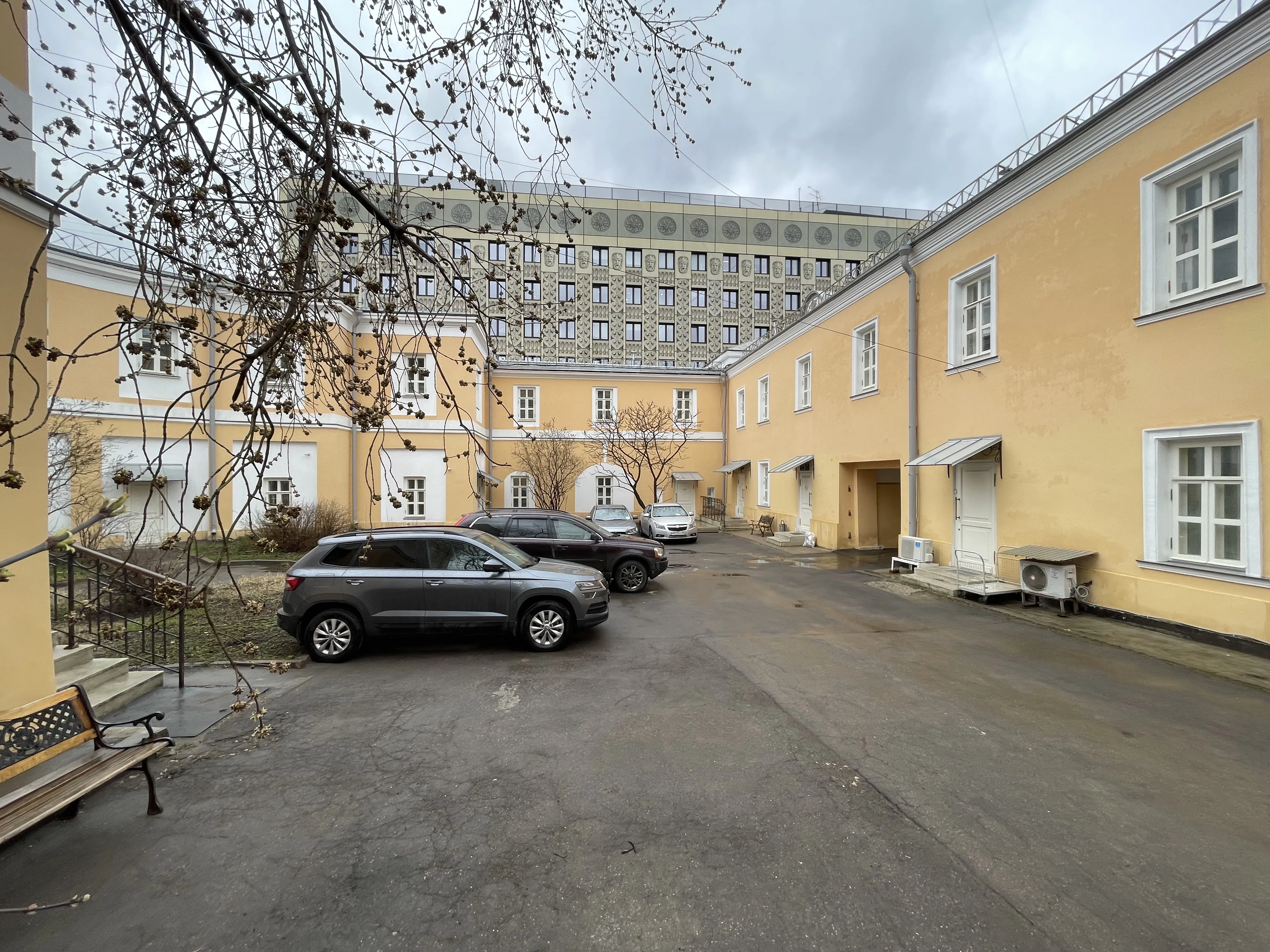 Больница с рельефным фасадом, фото 9