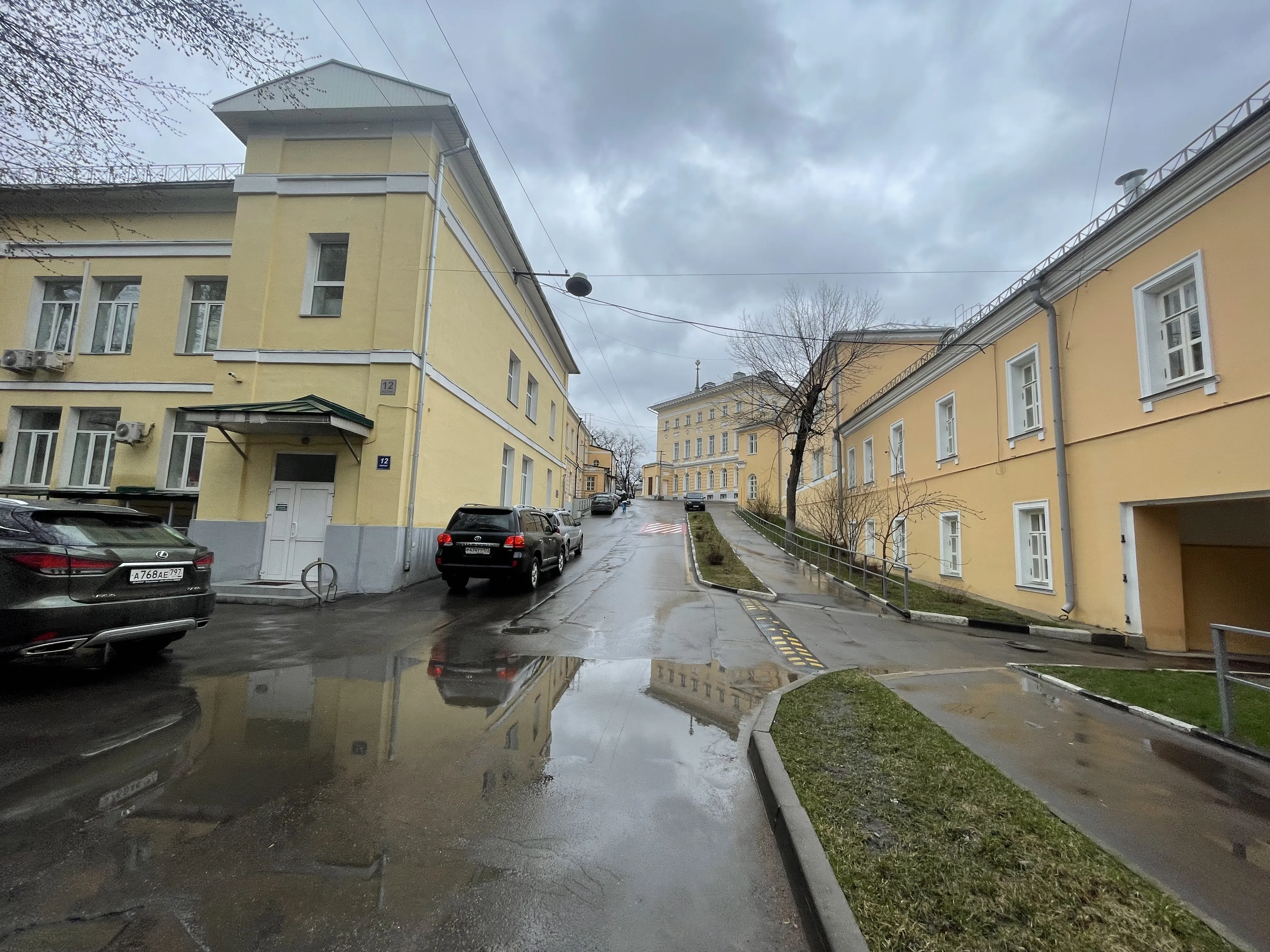 Больница с рельефным фасадом, фото 3