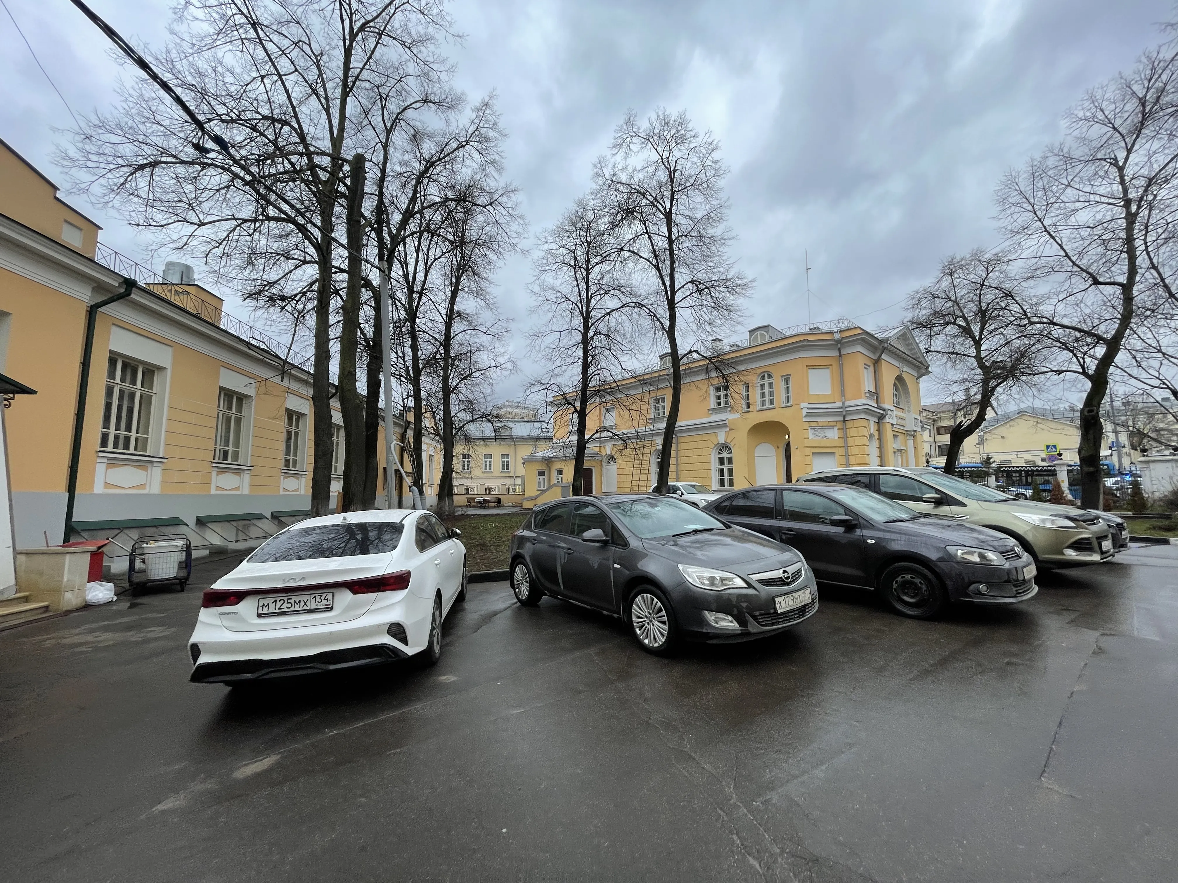 Больница с рельефным фасадом, фото 15