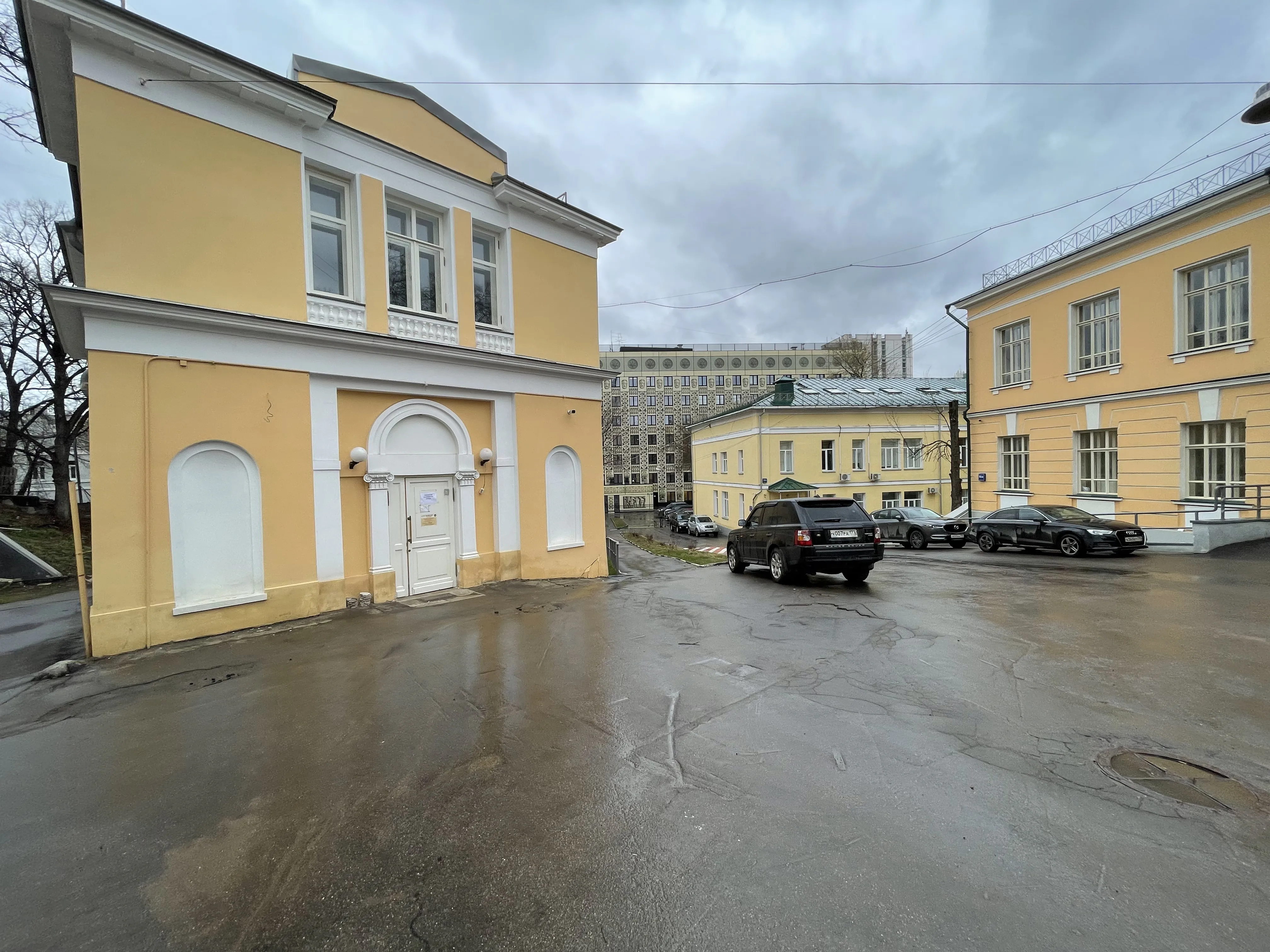 Больница с рельефным фасадом, фото 13