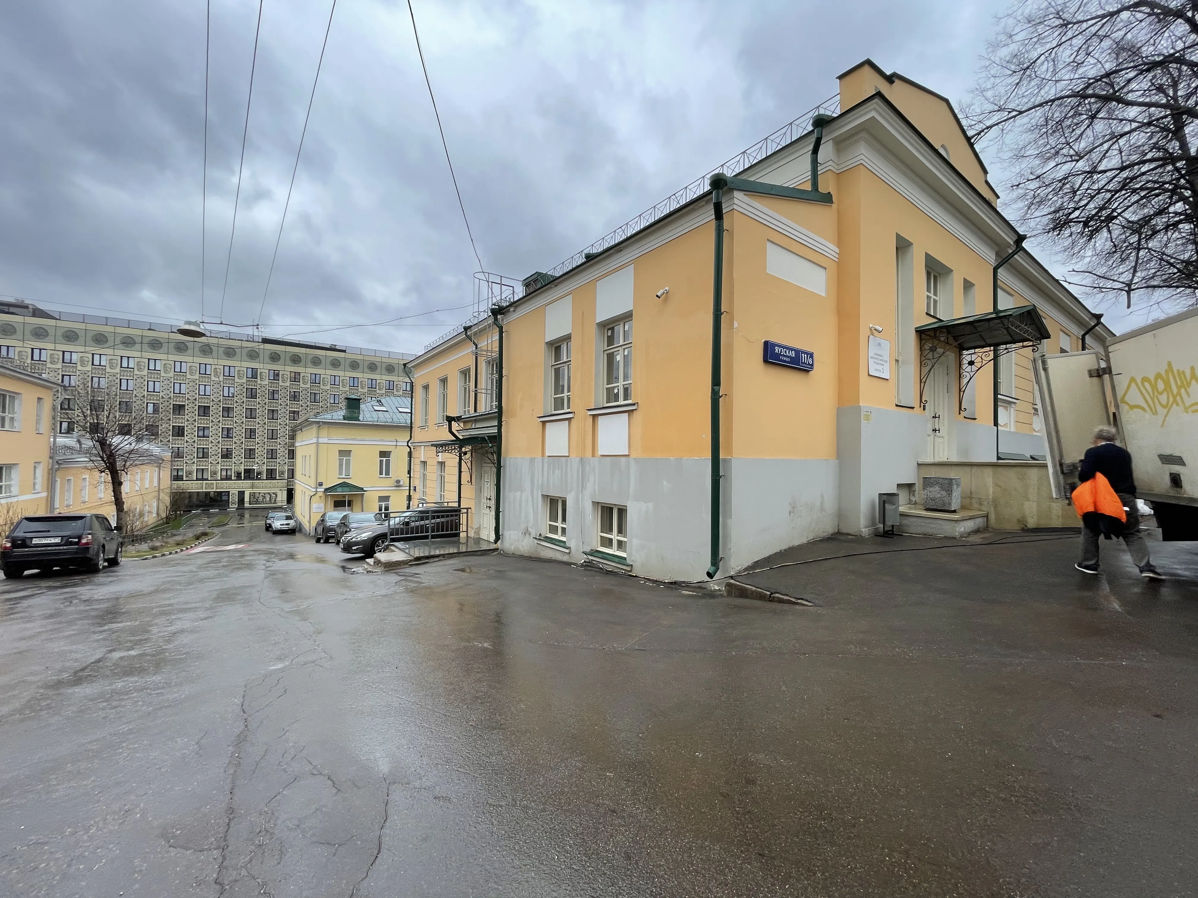 Больница с рельефным фасадом, фото 14