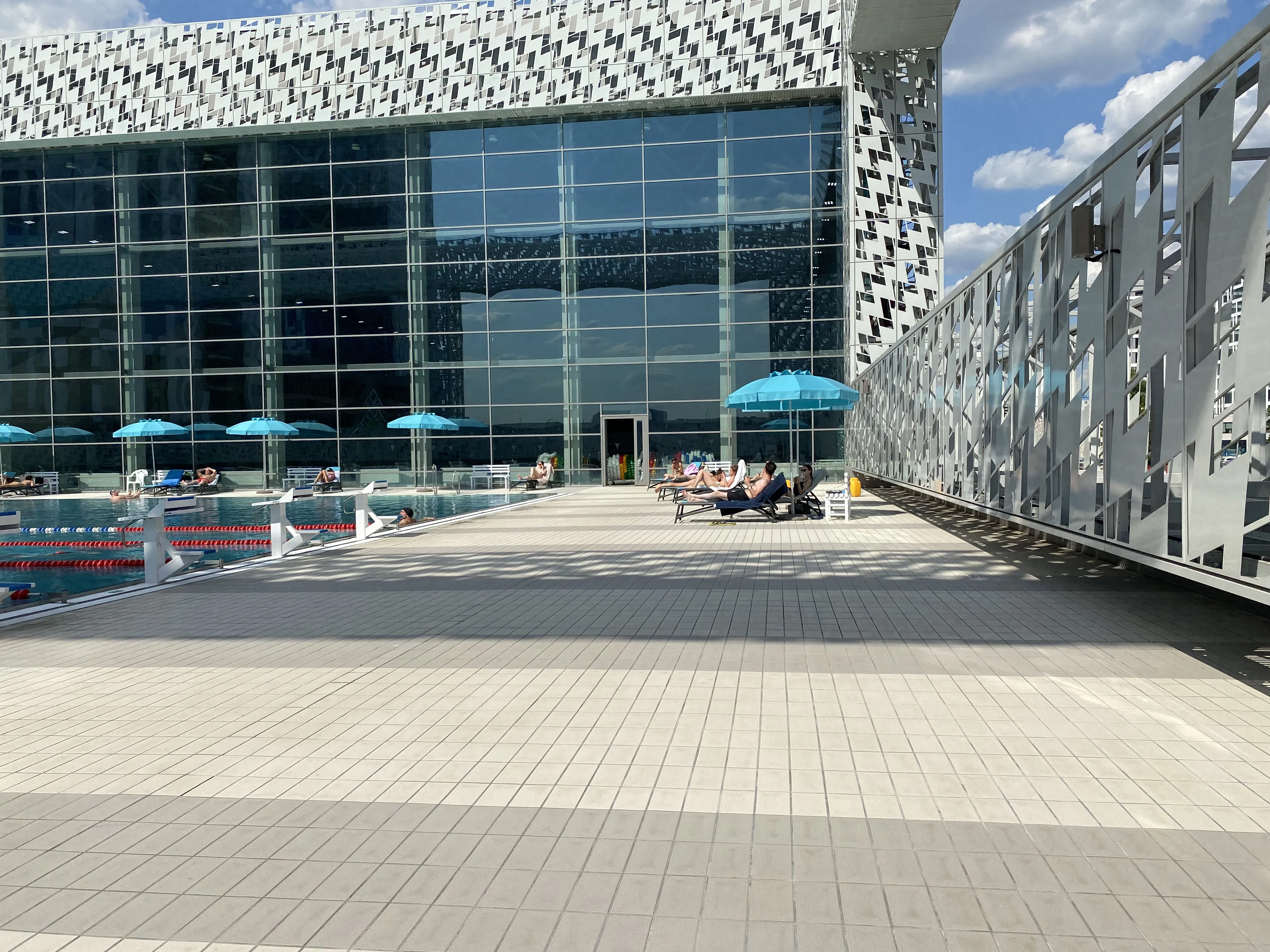 Бассейн с видом на город, фото 7