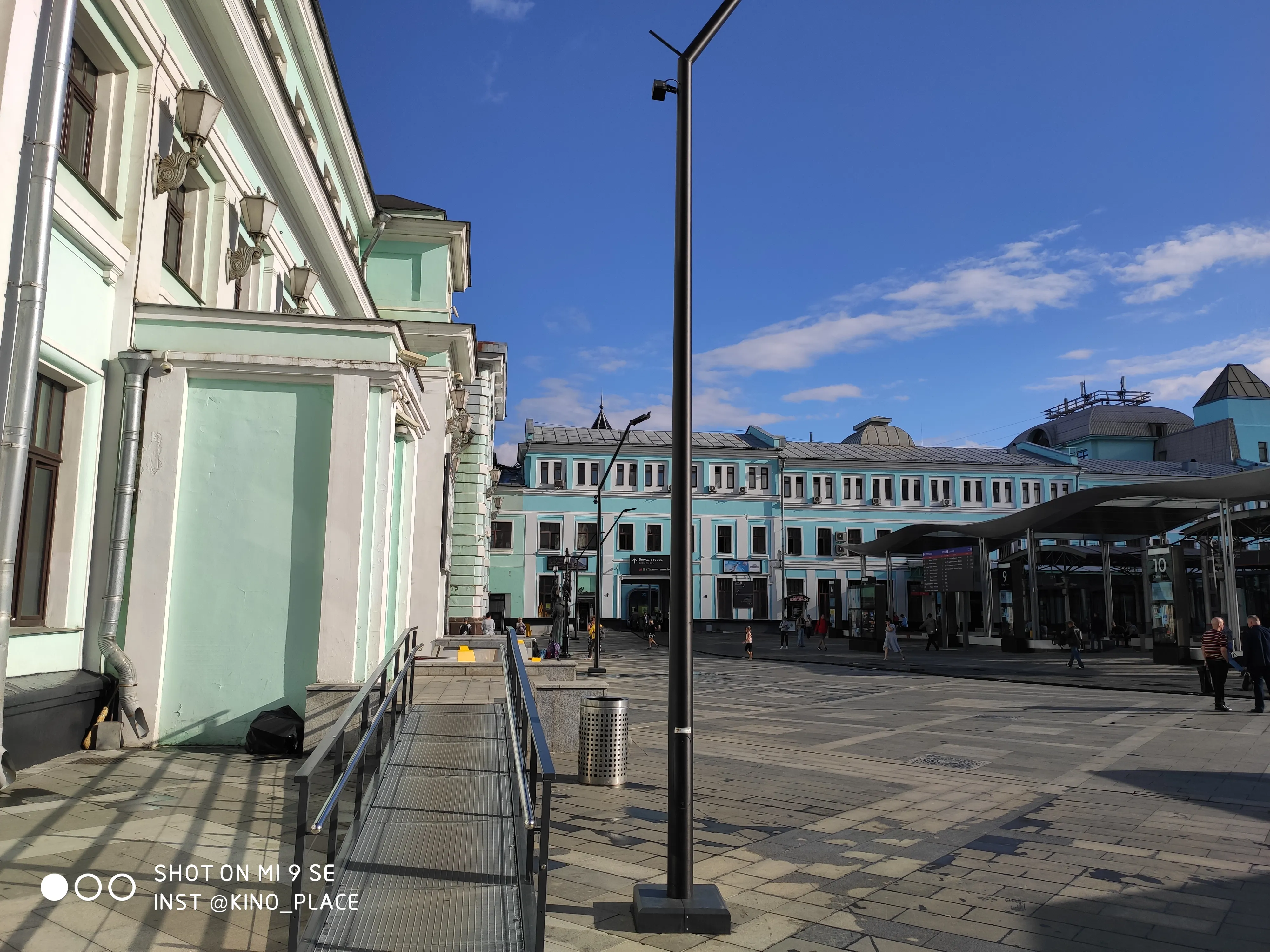Вокзал с бирюзовым фасадом, фото 1