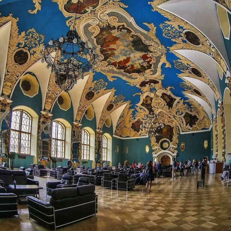 Вокзал с царским декором, фото 5