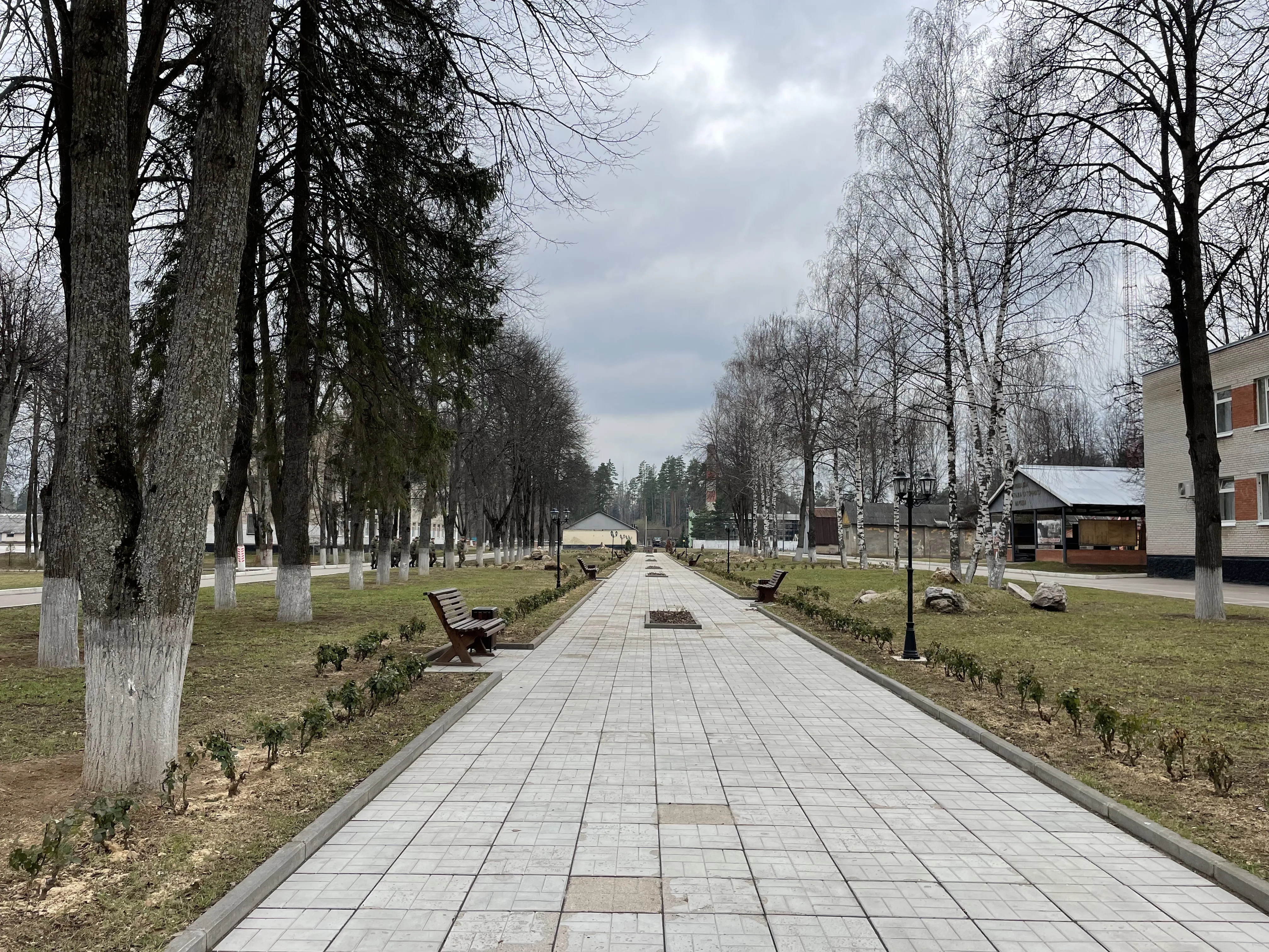 Заводской поселок в лесу, фото 5