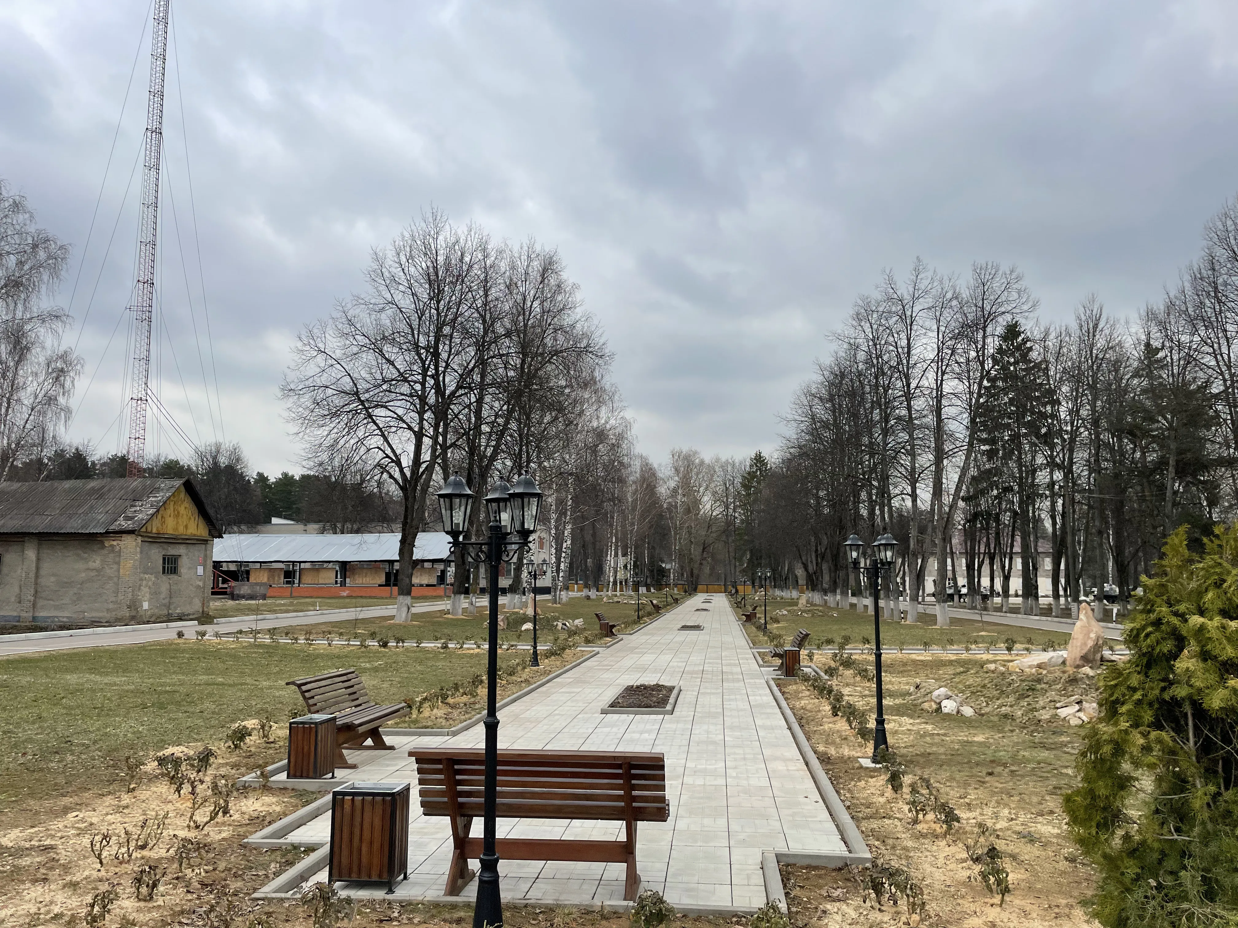 Заводской поселок в лесу, фото 17
