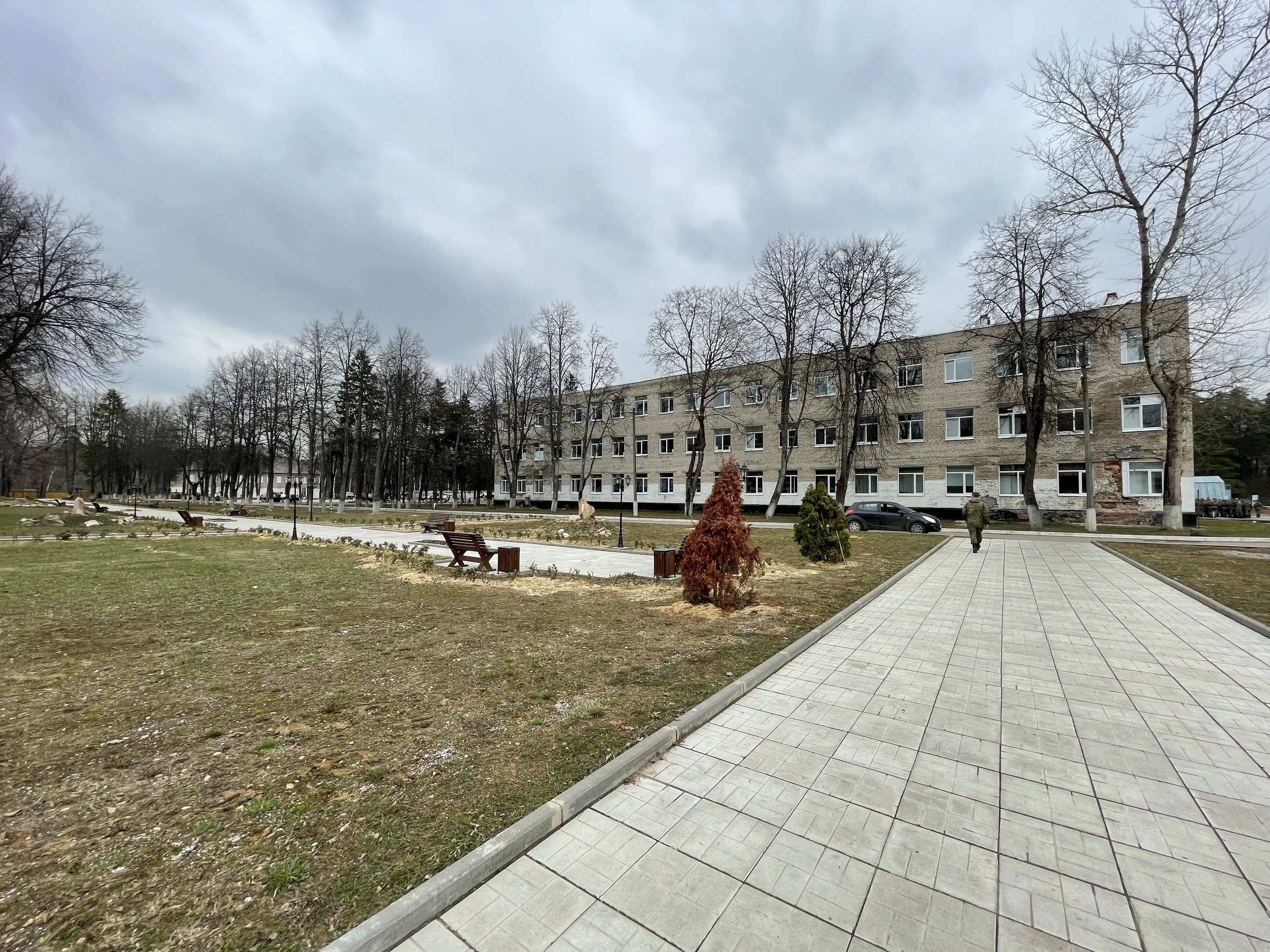 Заводской поселок в лесу, фото 23