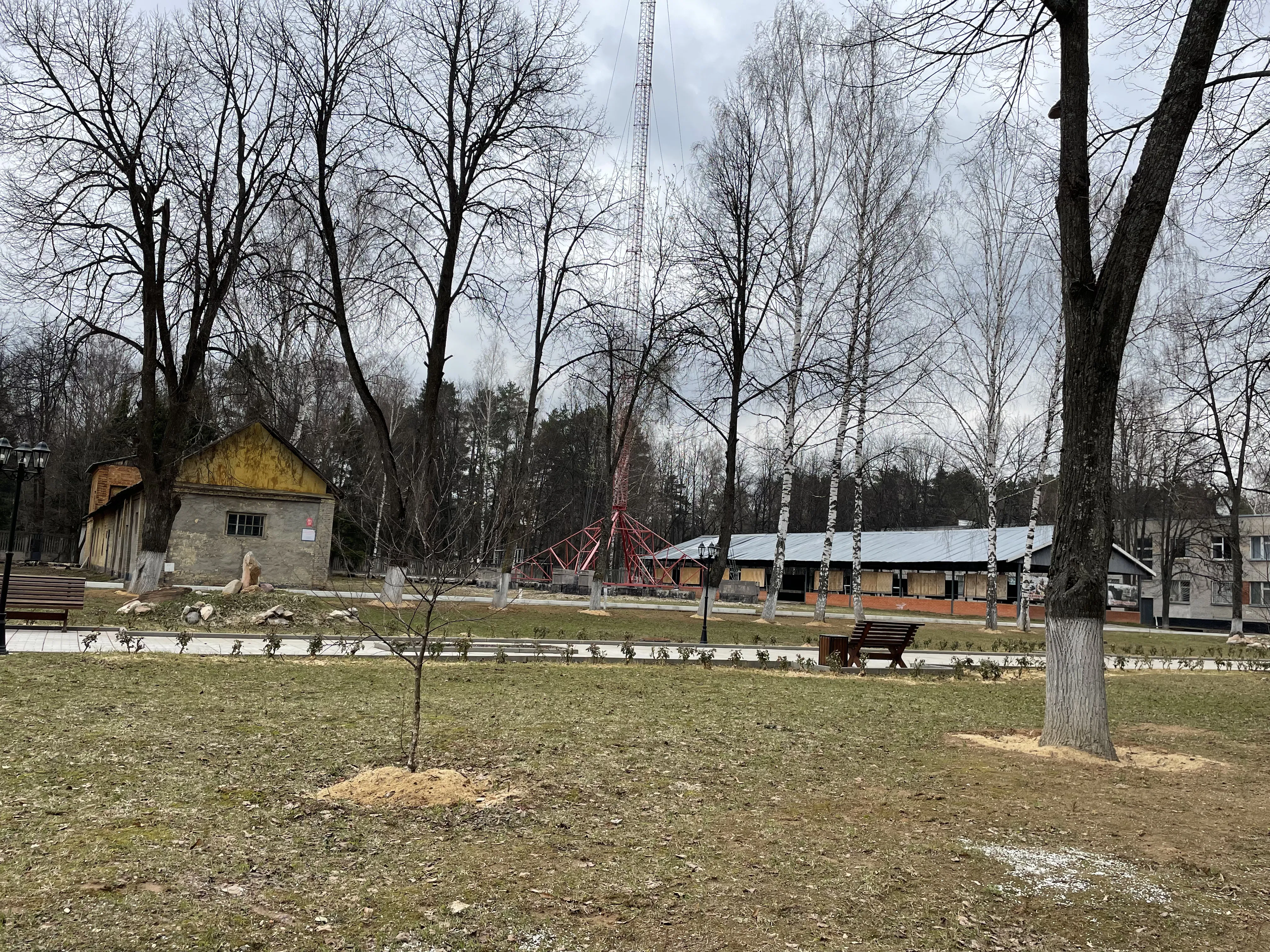 Заводской поселок в лесу, фото 16