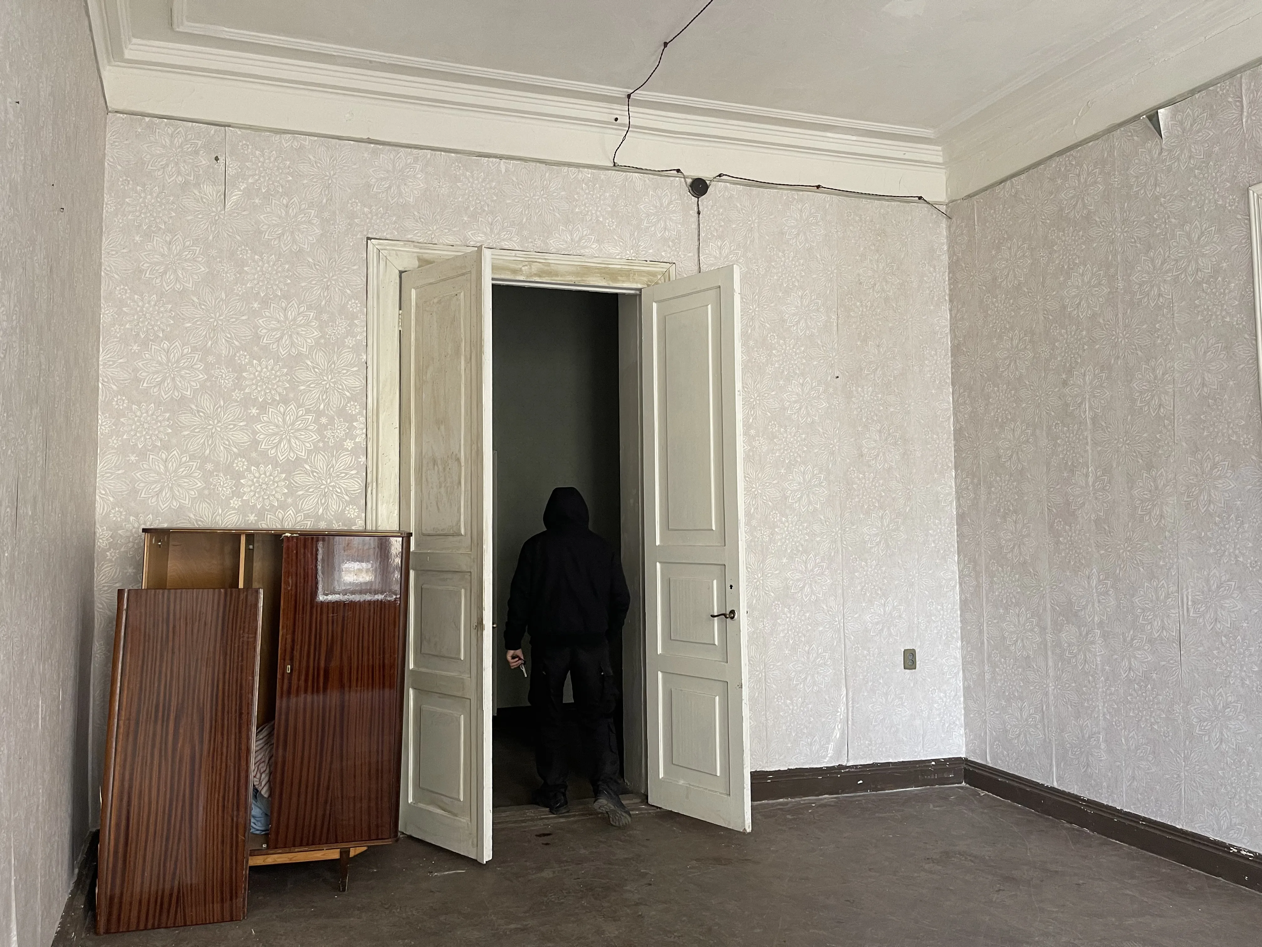 Сталинка с обшарпанной лестницей, фото 16