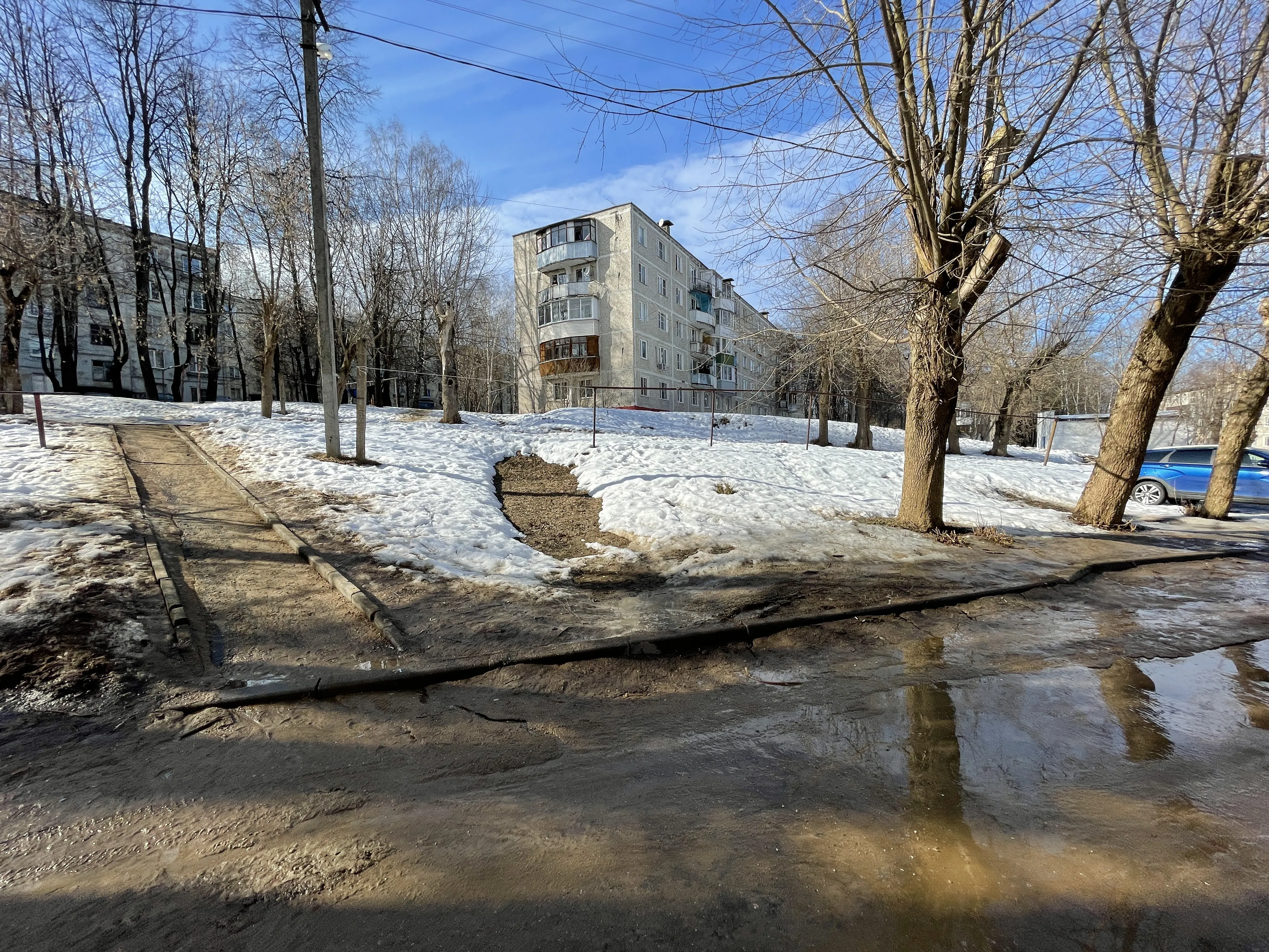 Ряд колонн и каркасов, фото 20
