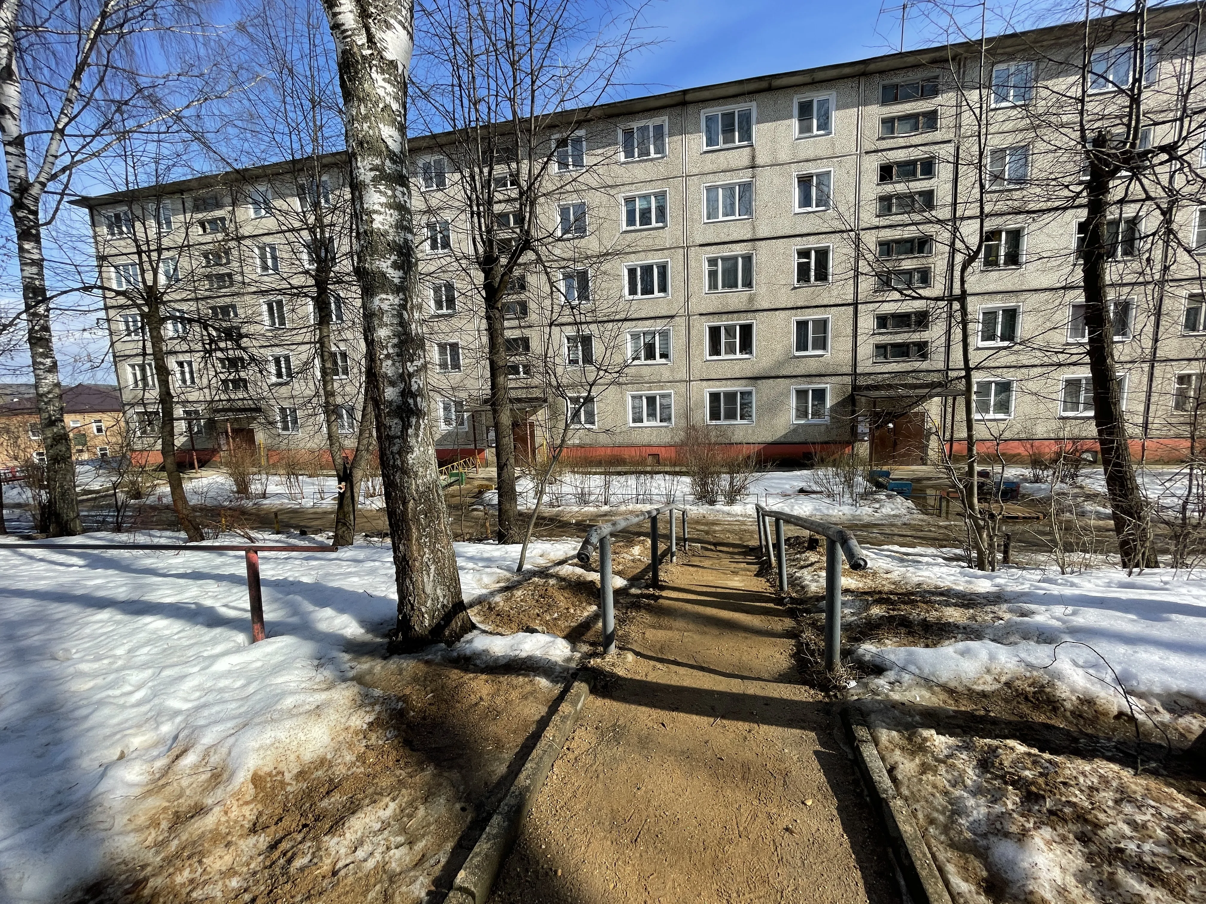 Ряд колонн и каркасов, фото 15