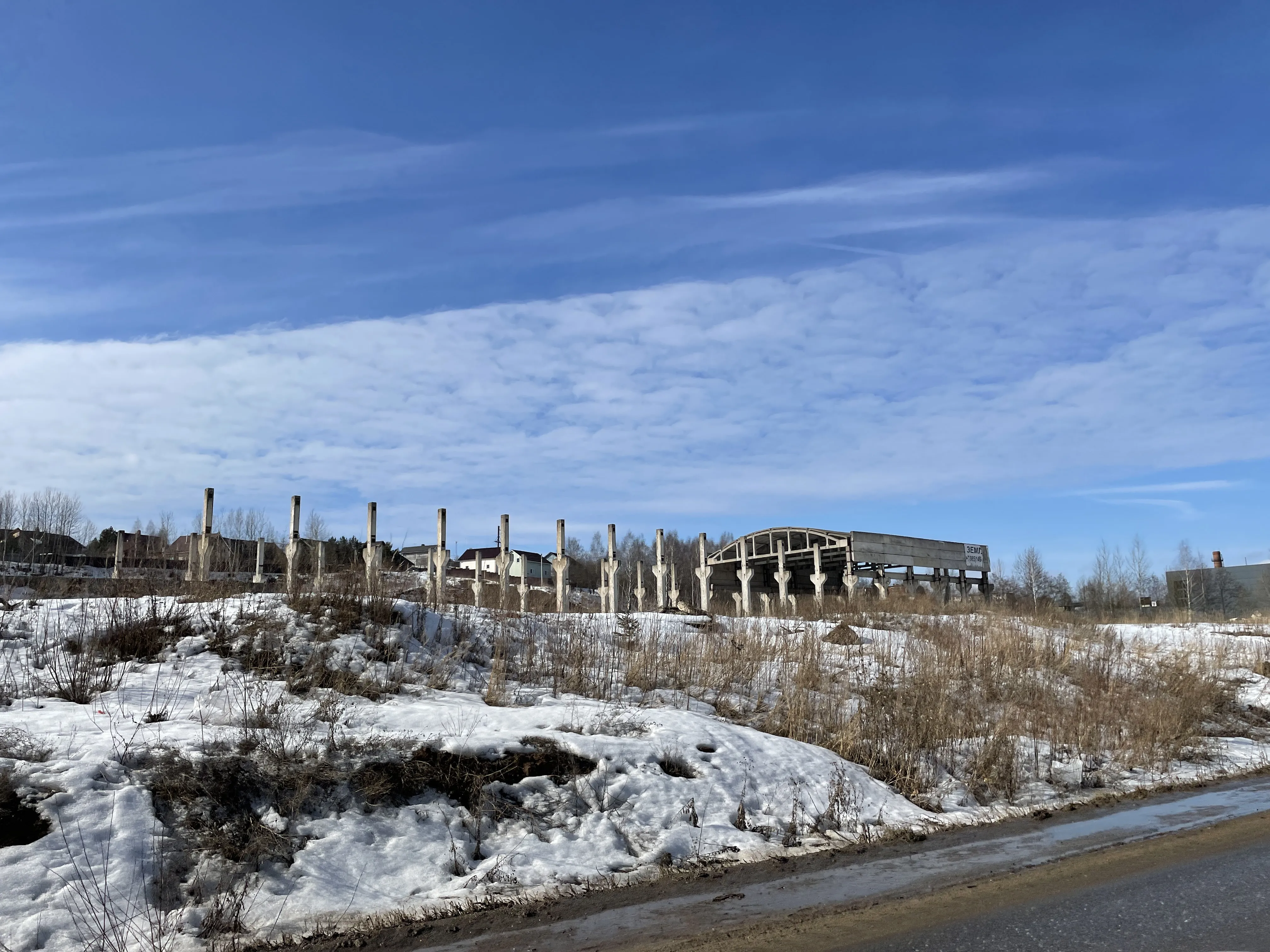 Ряд колонн и каркасов, фото 1