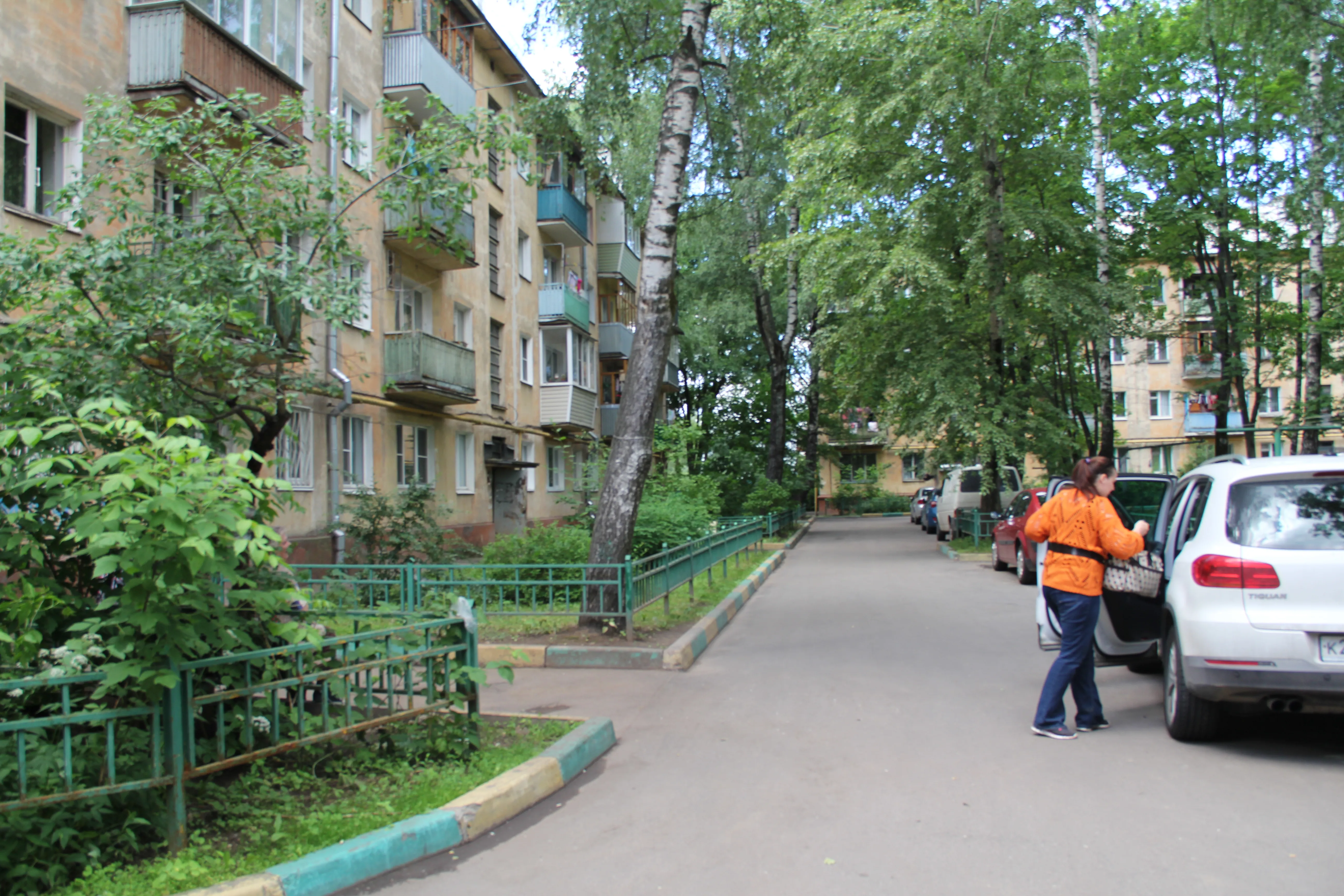 Сталинка во дворе, фото 3
