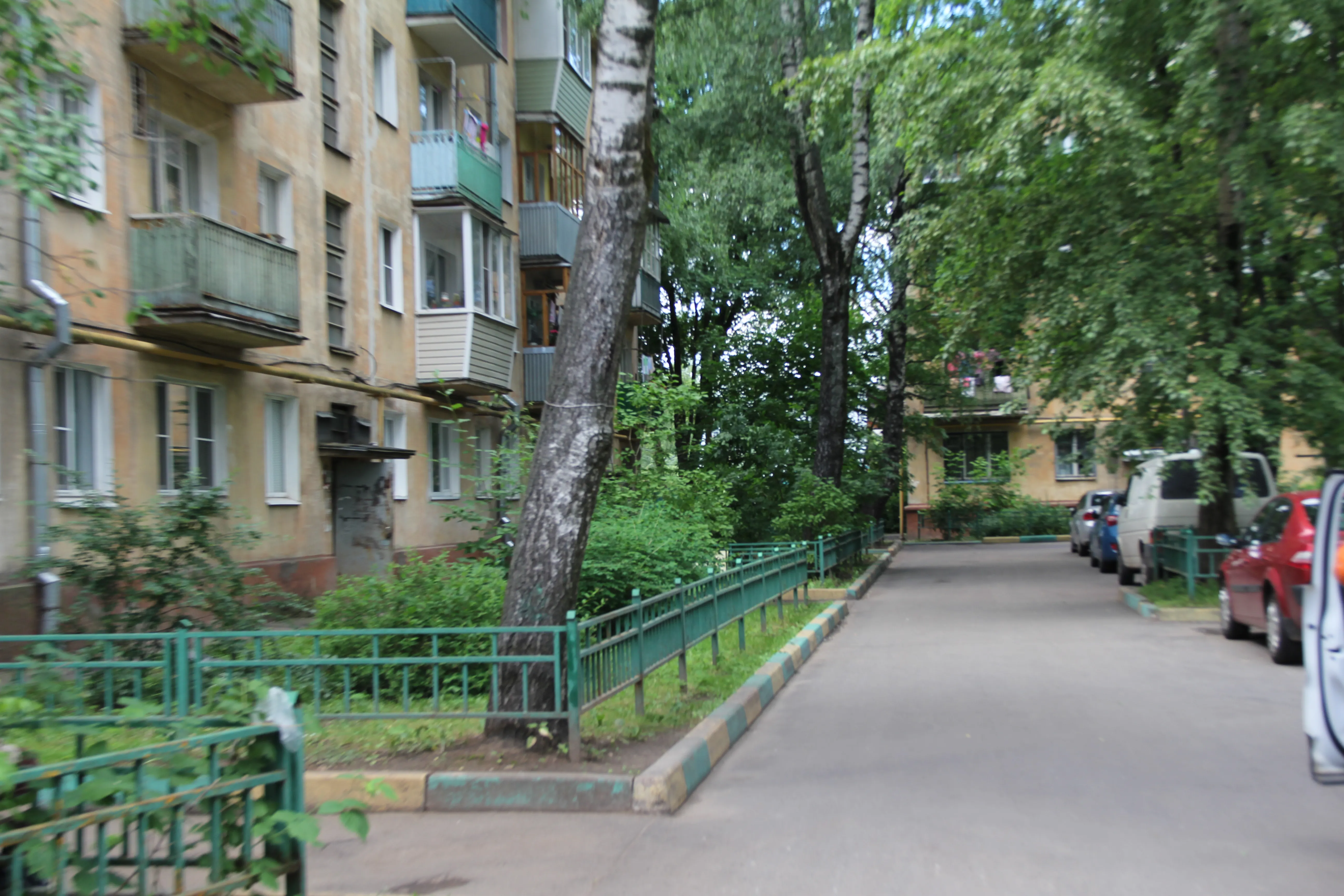 Сталинка во дворе, фото 4