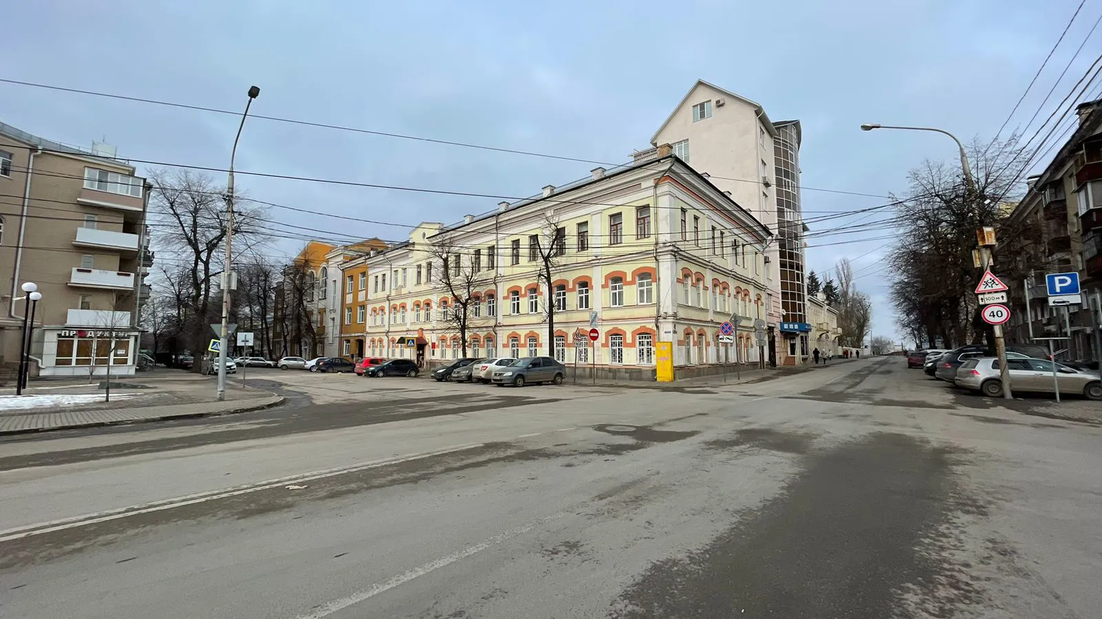 Городская улица с мостом, фото 4