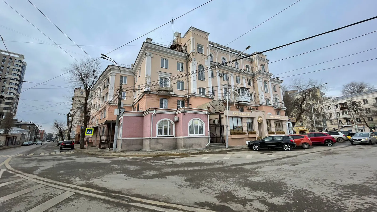 Городская улица с мостом, фото 21