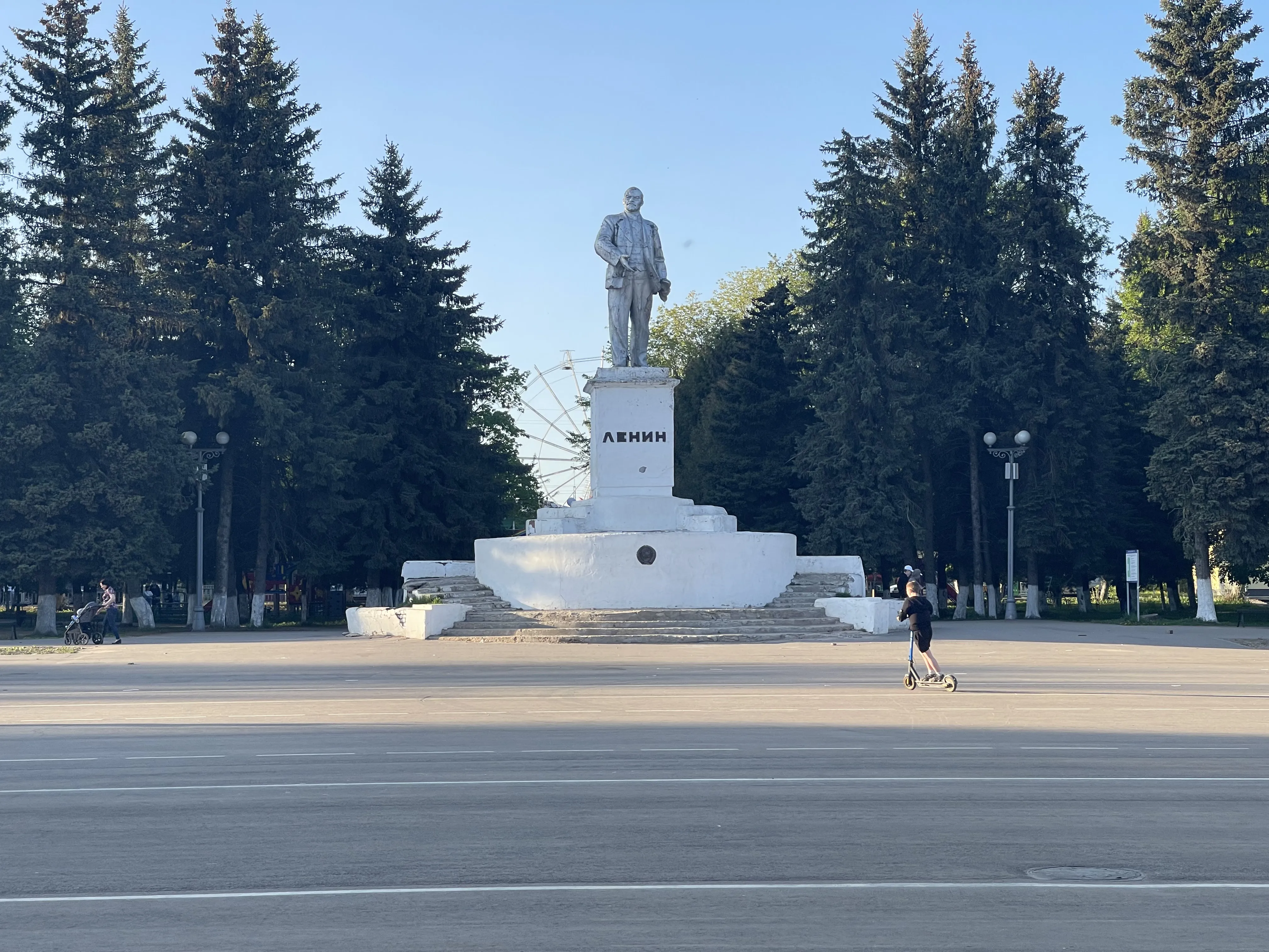 Городская площадь с Лениным, фото 6