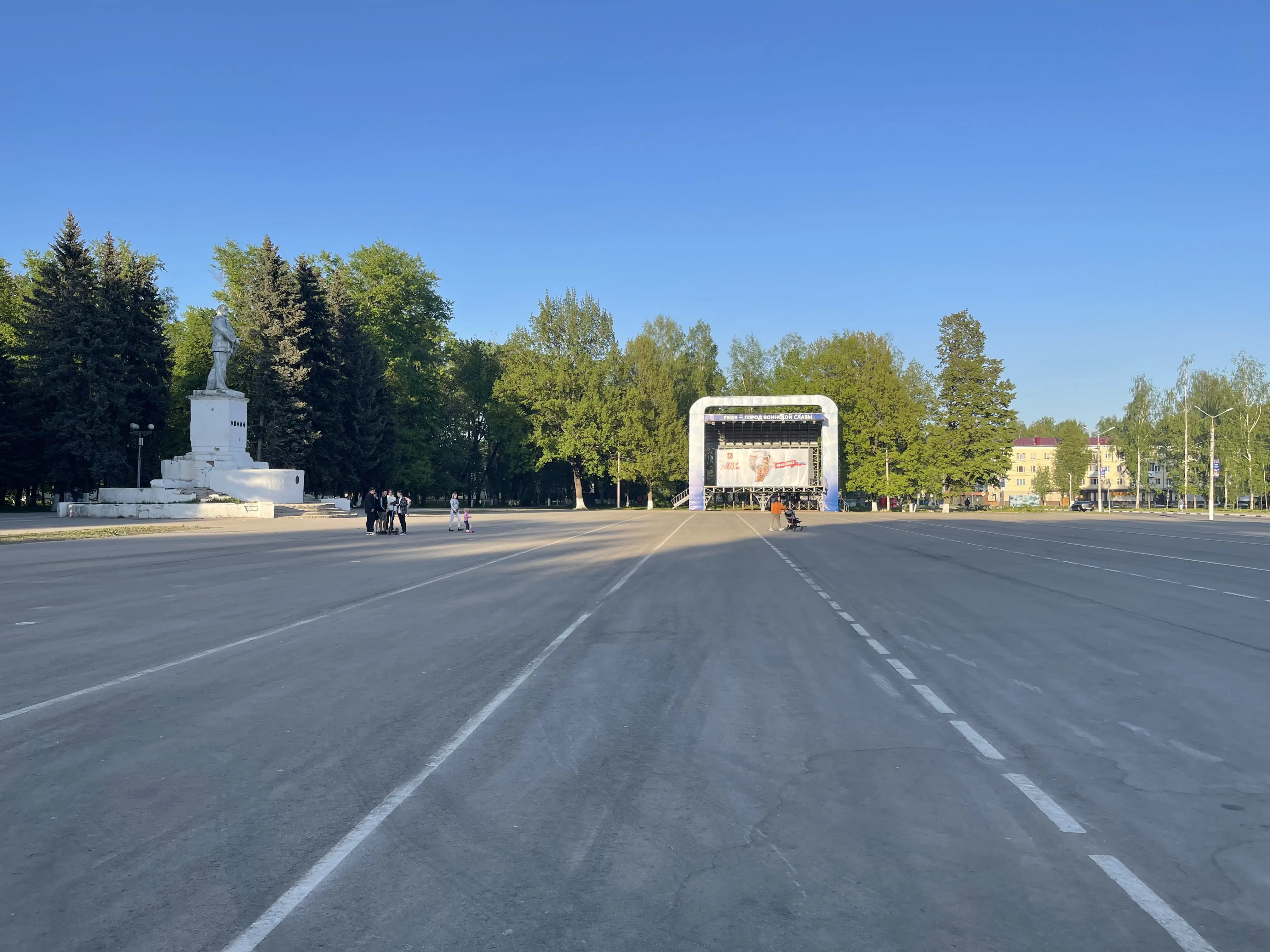 Городская площадь с Лениным, фото 4