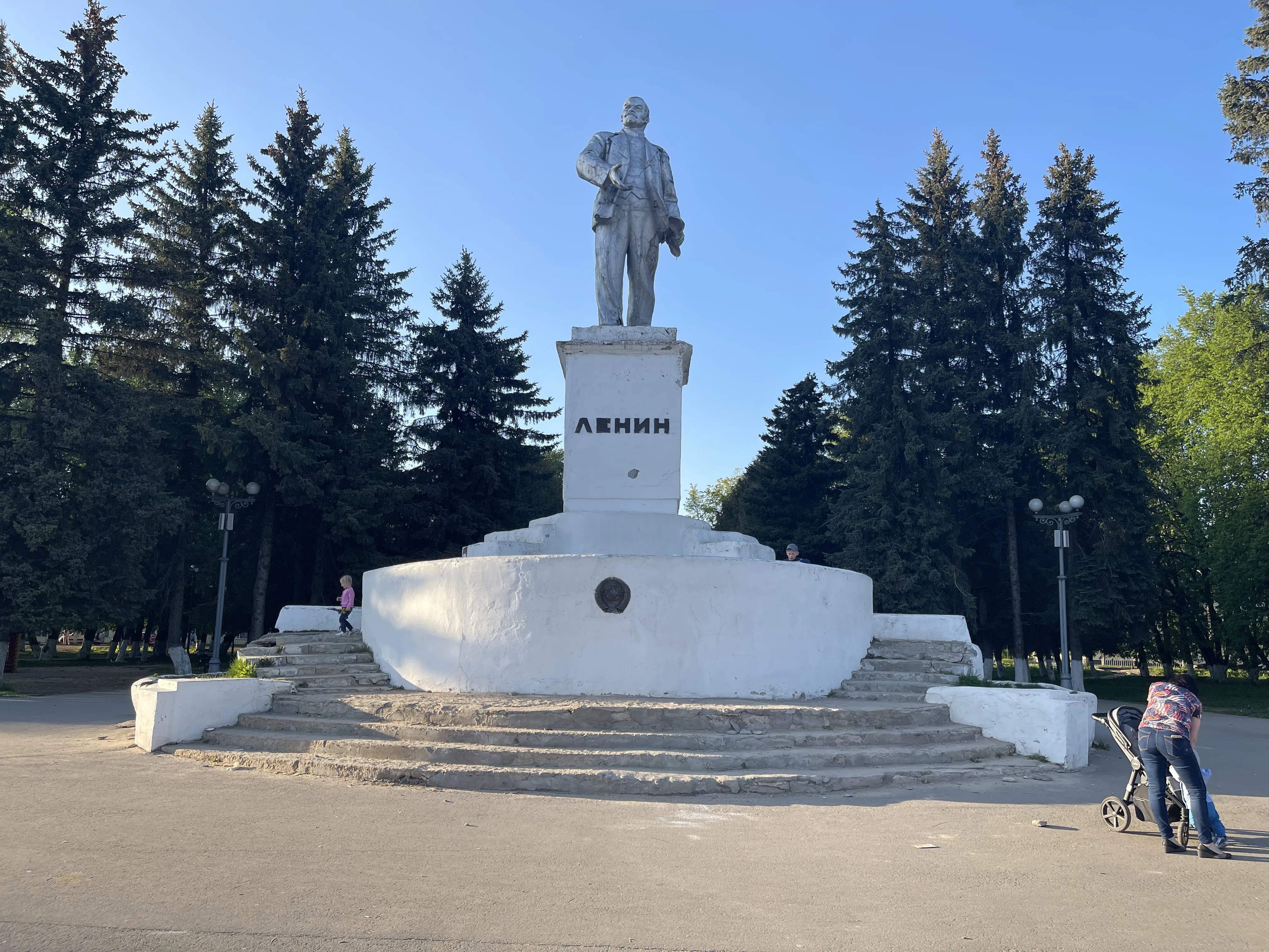 Городская площадь с Лениным, фото 3