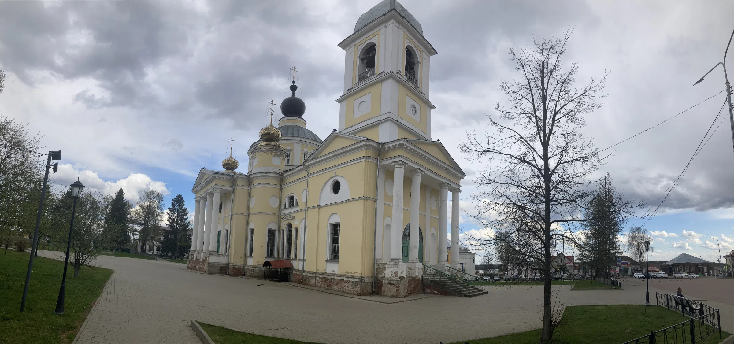 Храм на центральной площади, фото 1