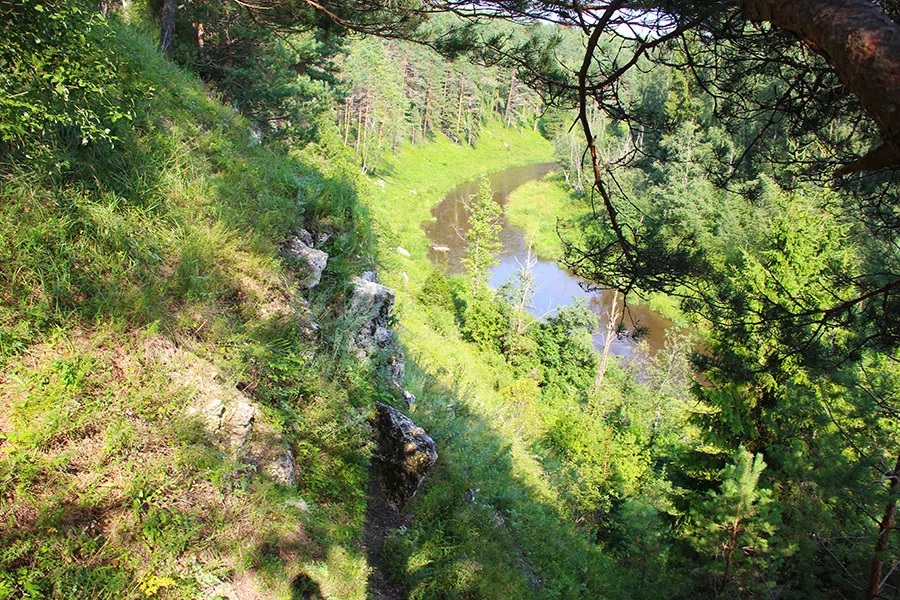 Лесная река со скалами, фото 21