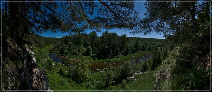 Лесная река со скалами, фото 17
