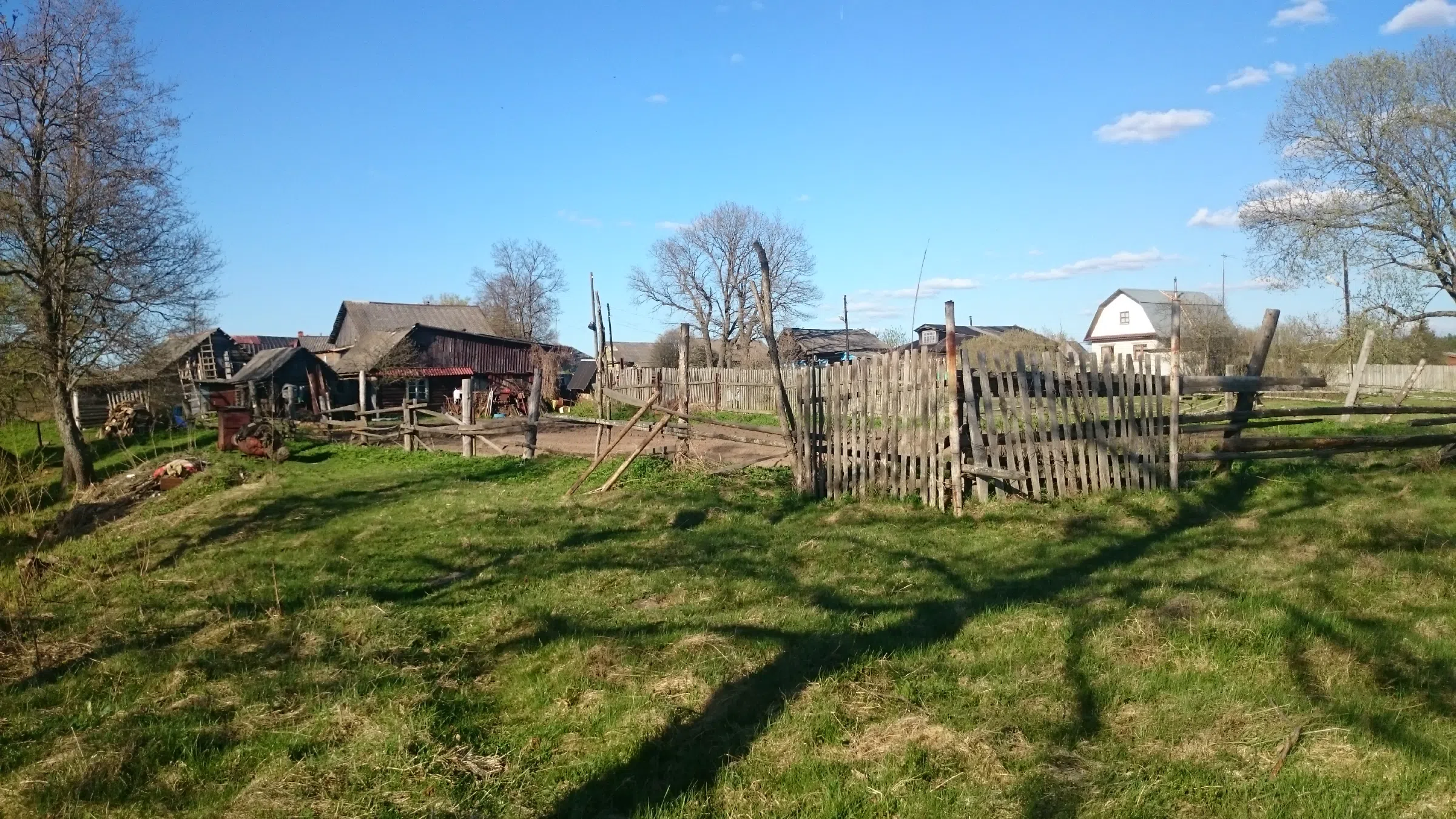 Деревенская изба с забором, фото 16