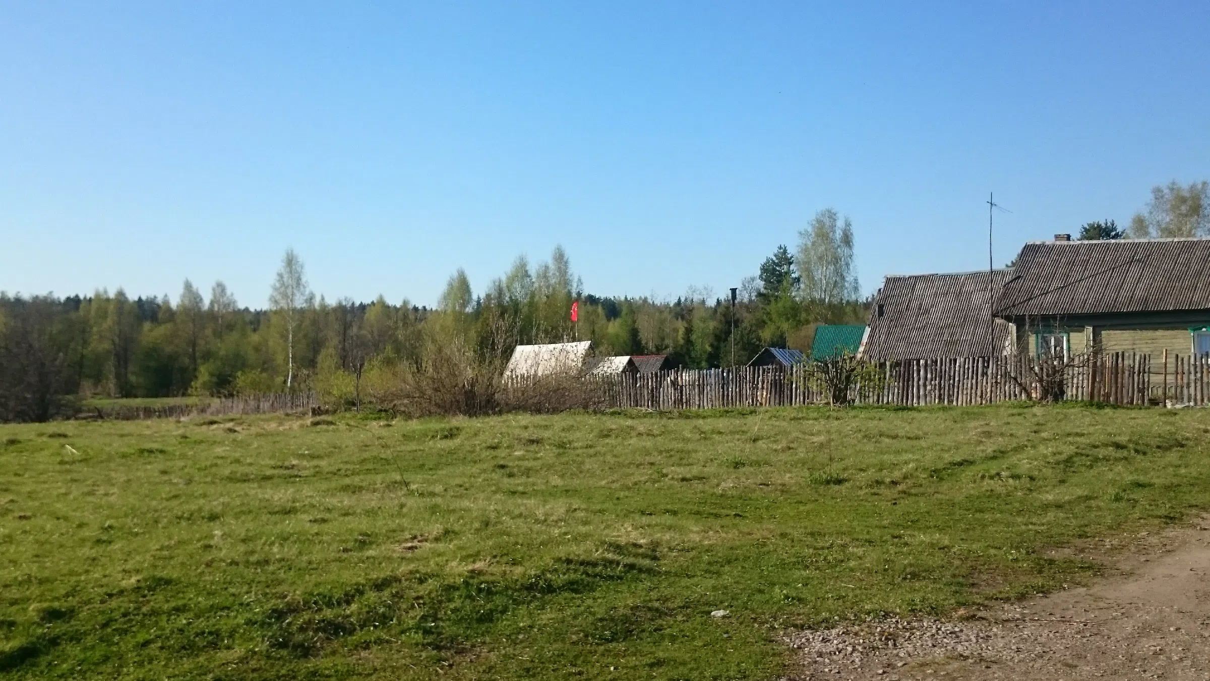 Деревенская изба с забором, фото 4