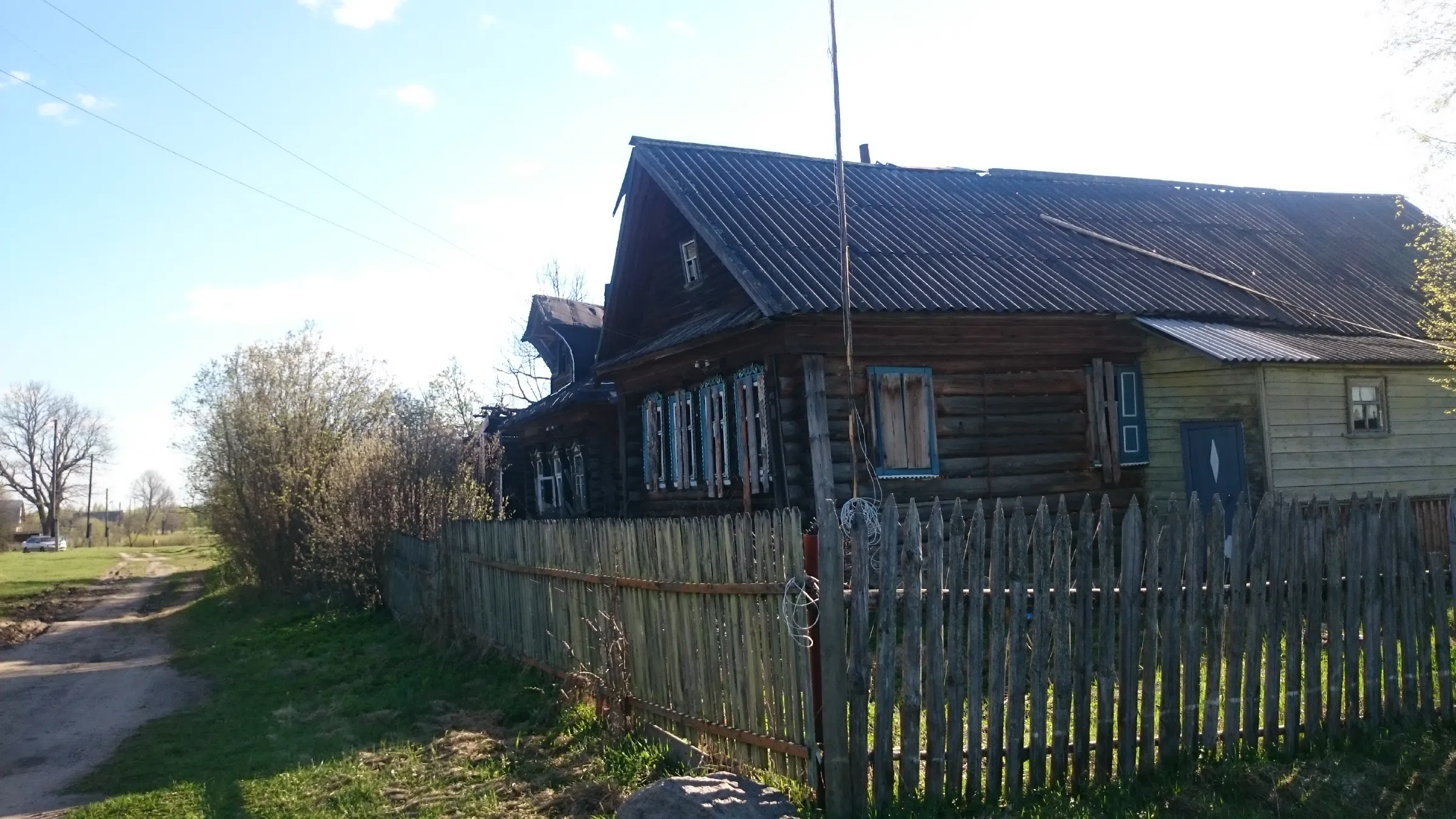 Деревенская изба с забором, фото 6
