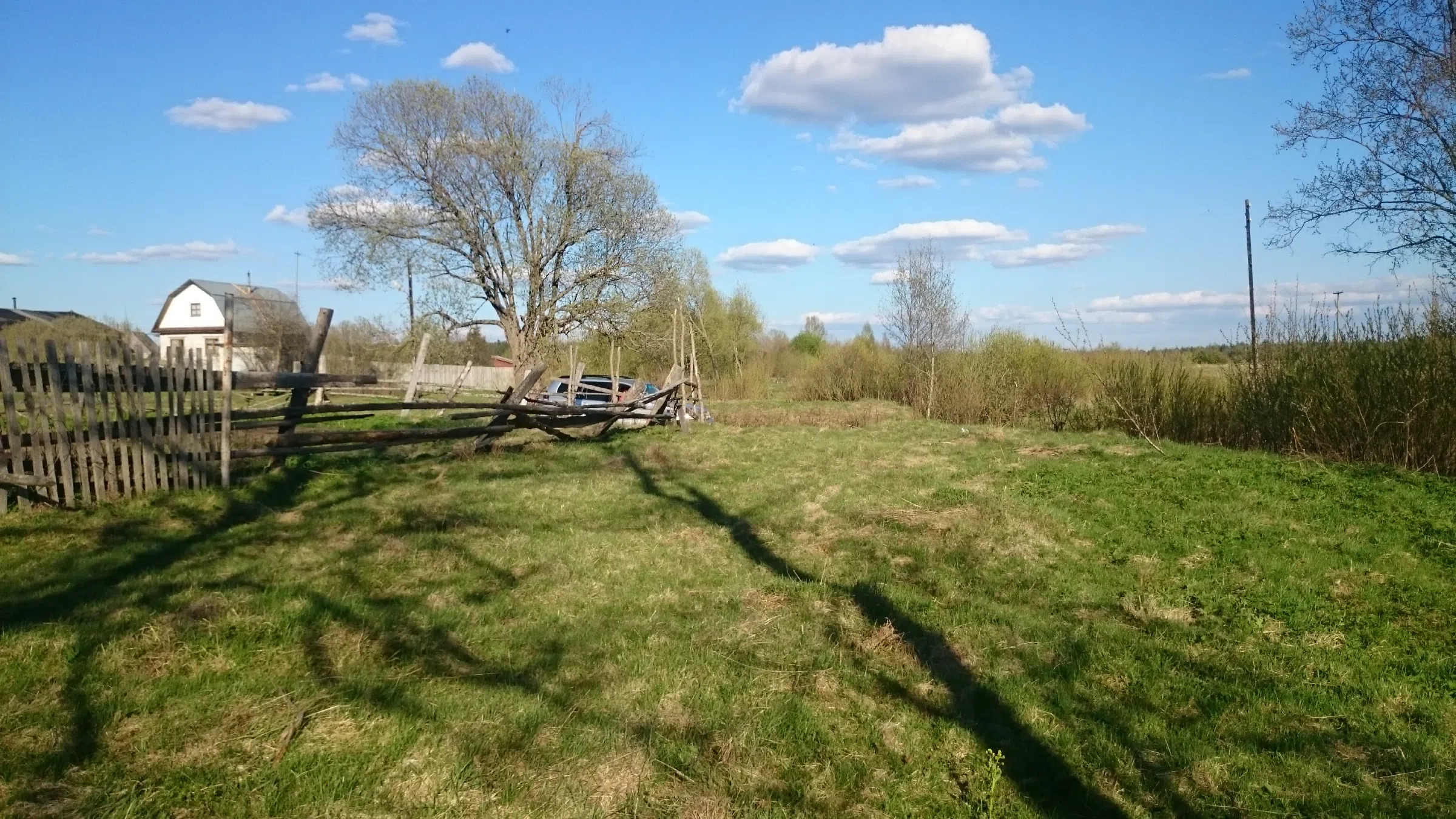Деревенская изба с забором, фото 17