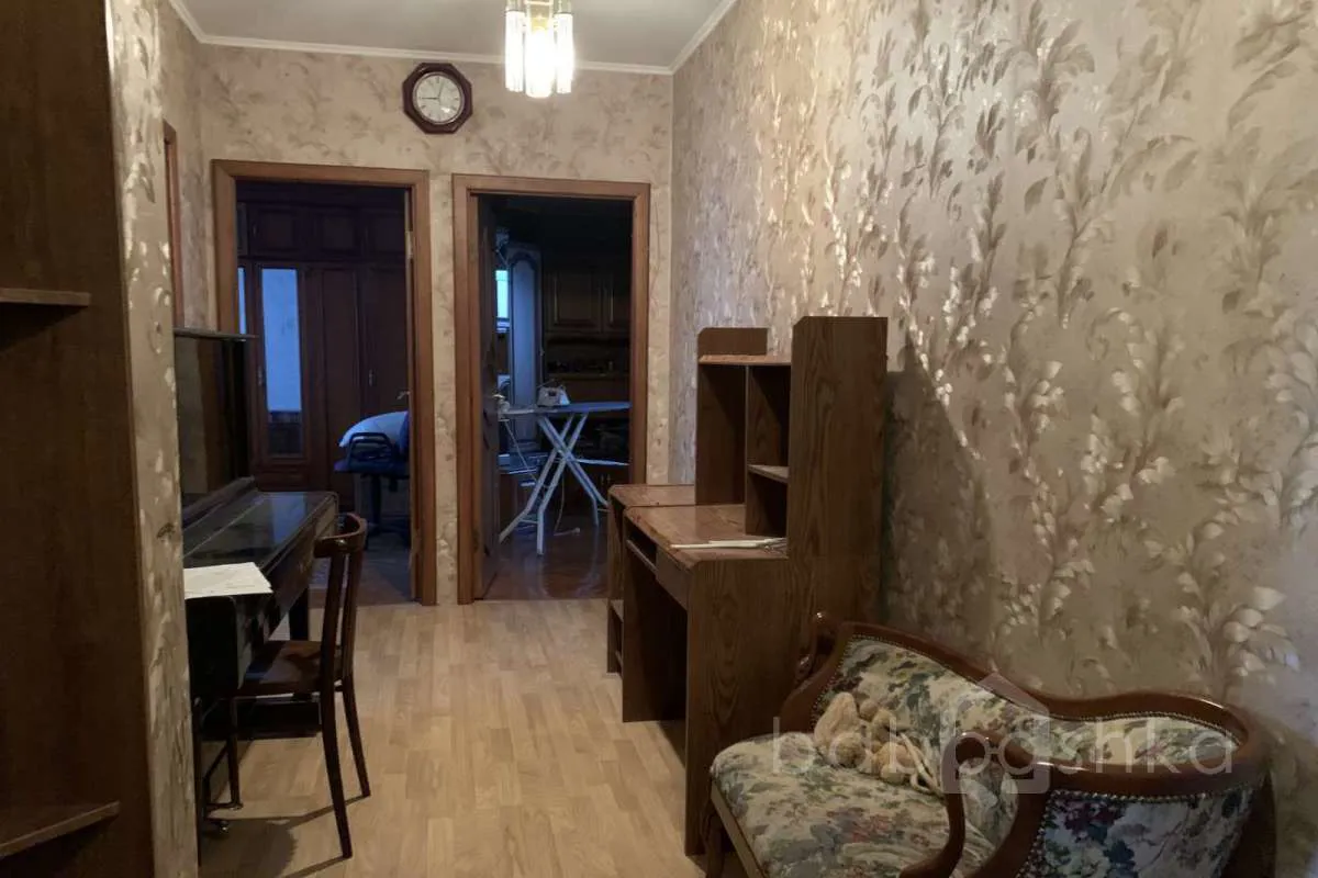 Квартира с деревянной кухней, фото 4
