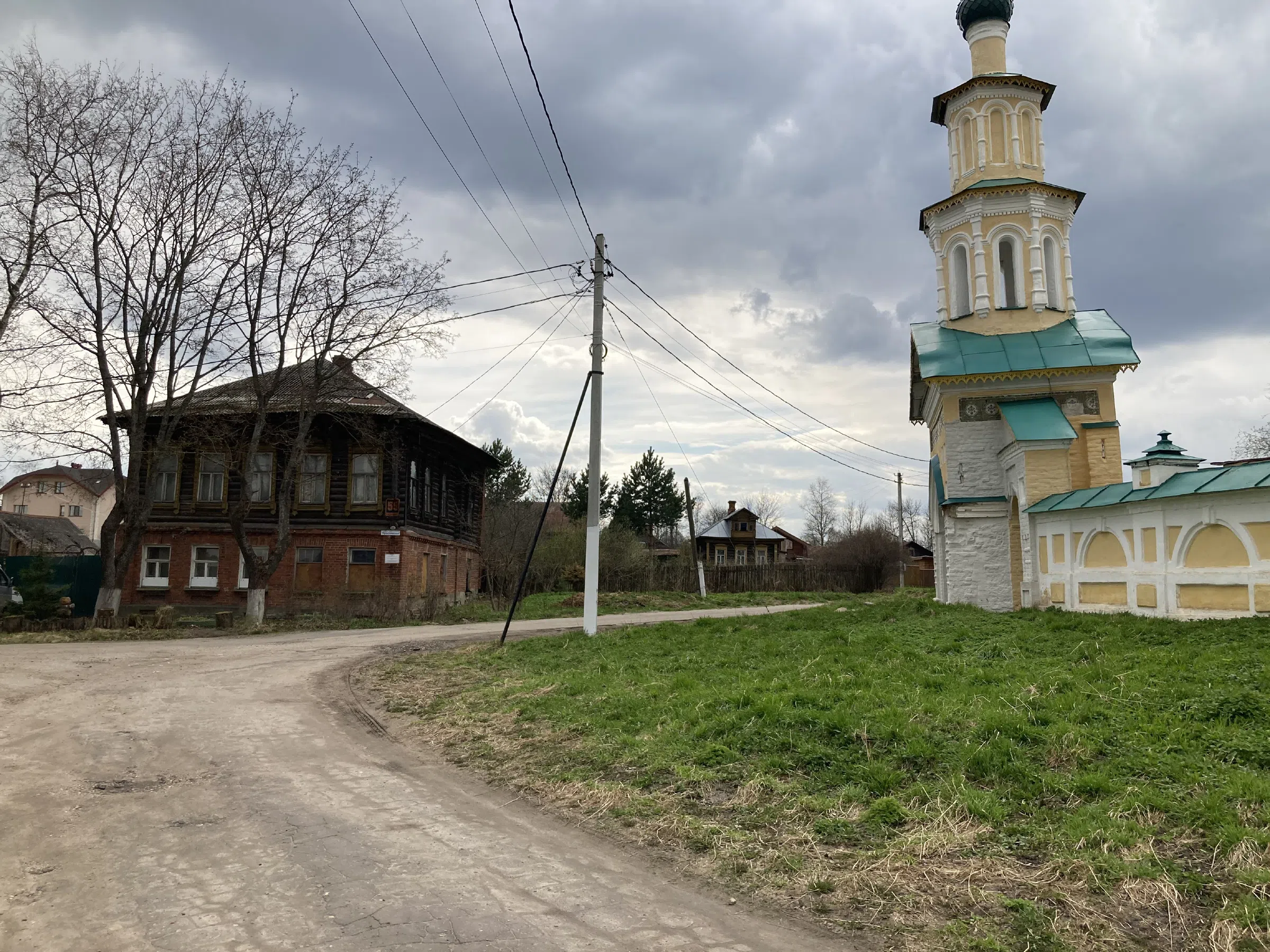 Церковь у реки, фото 6