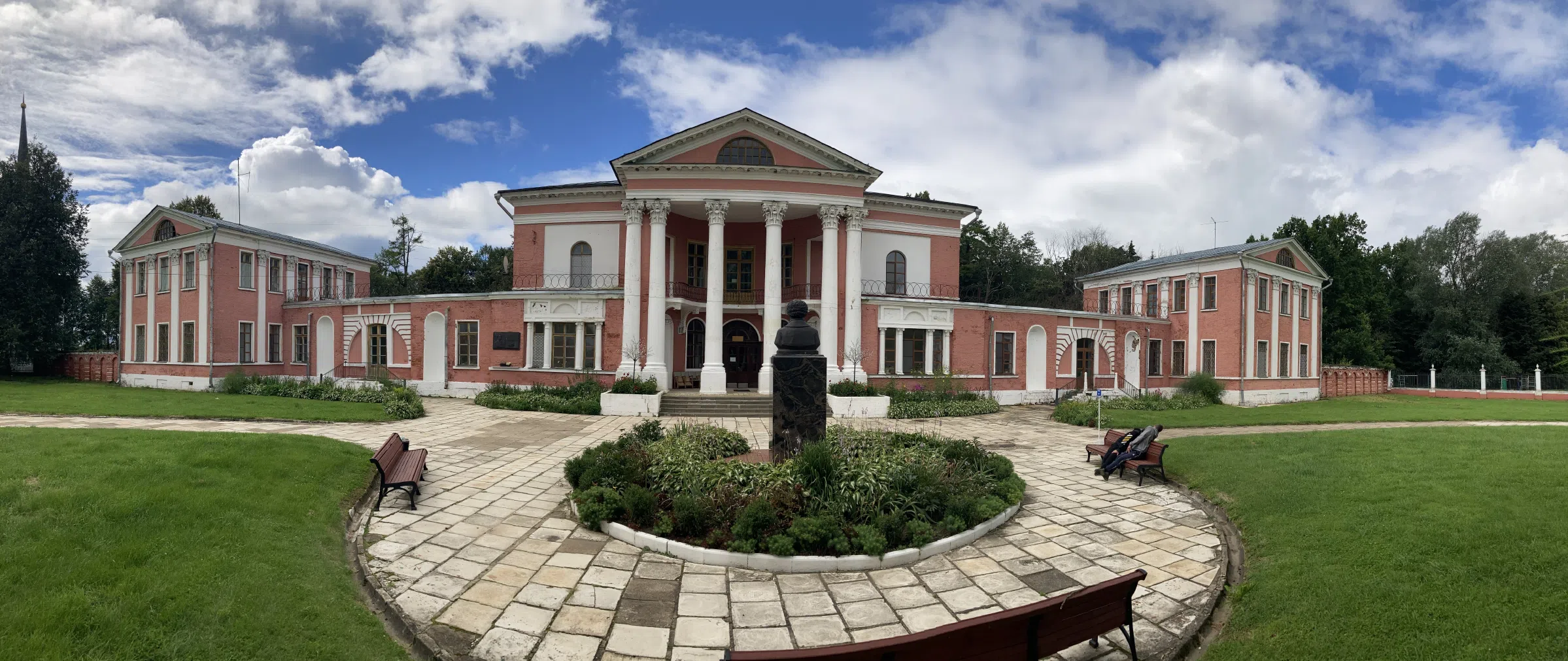 Классическая усадьба с колоннами, фото 2