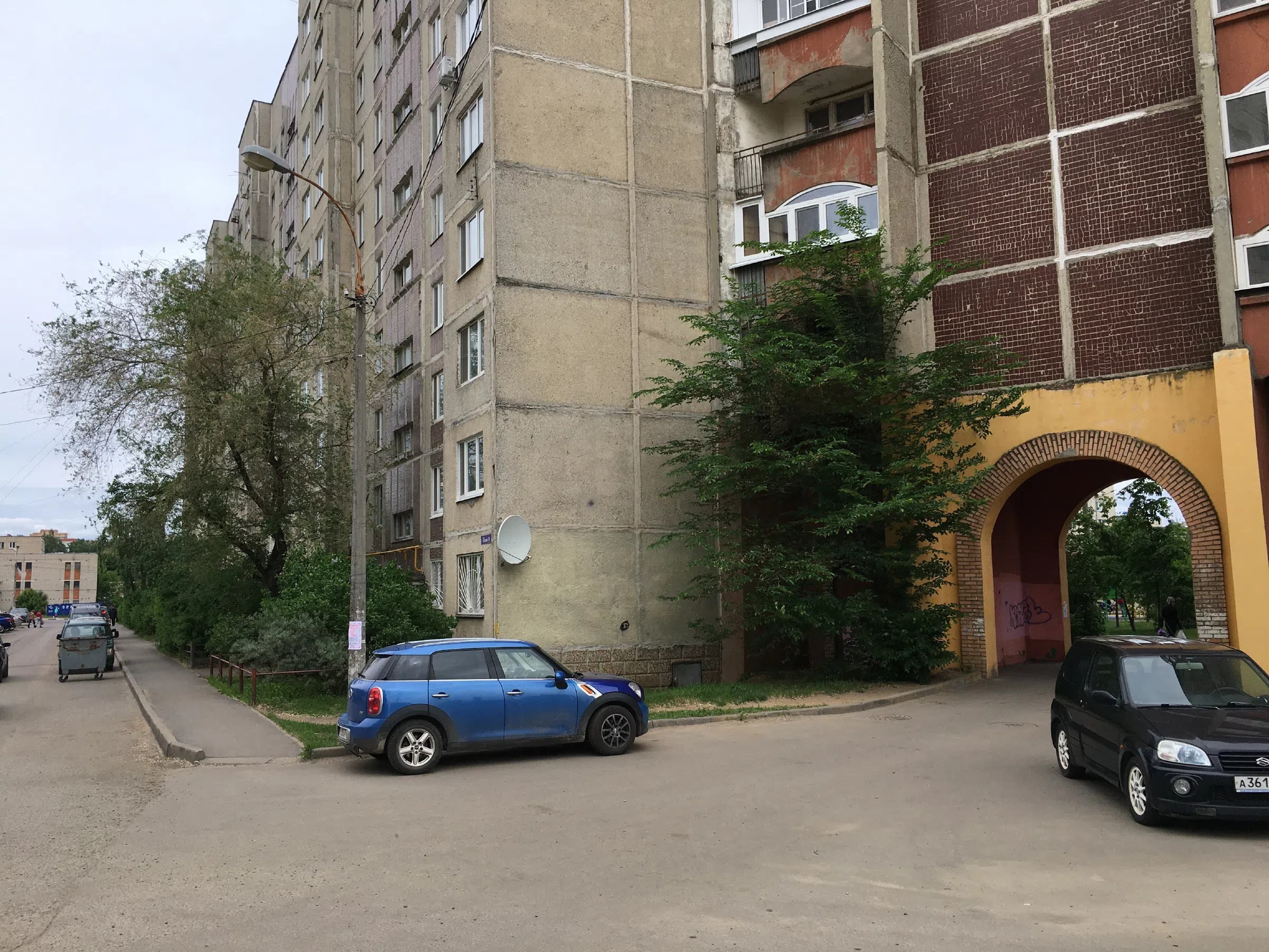 Хрущёвка со двором, фото 1