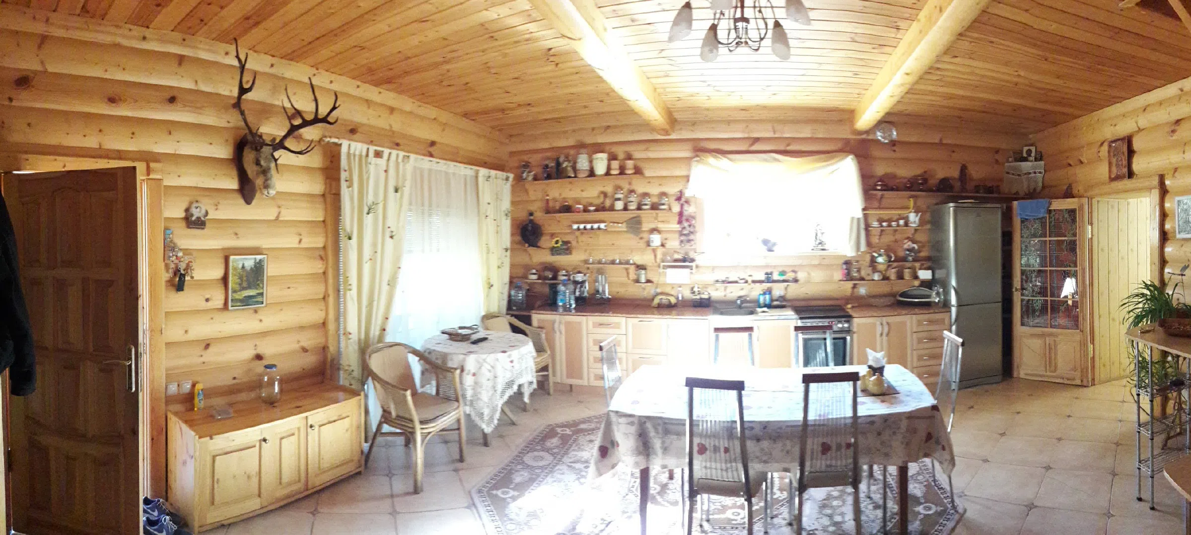 Деревенский дом с чучелами, фото 2